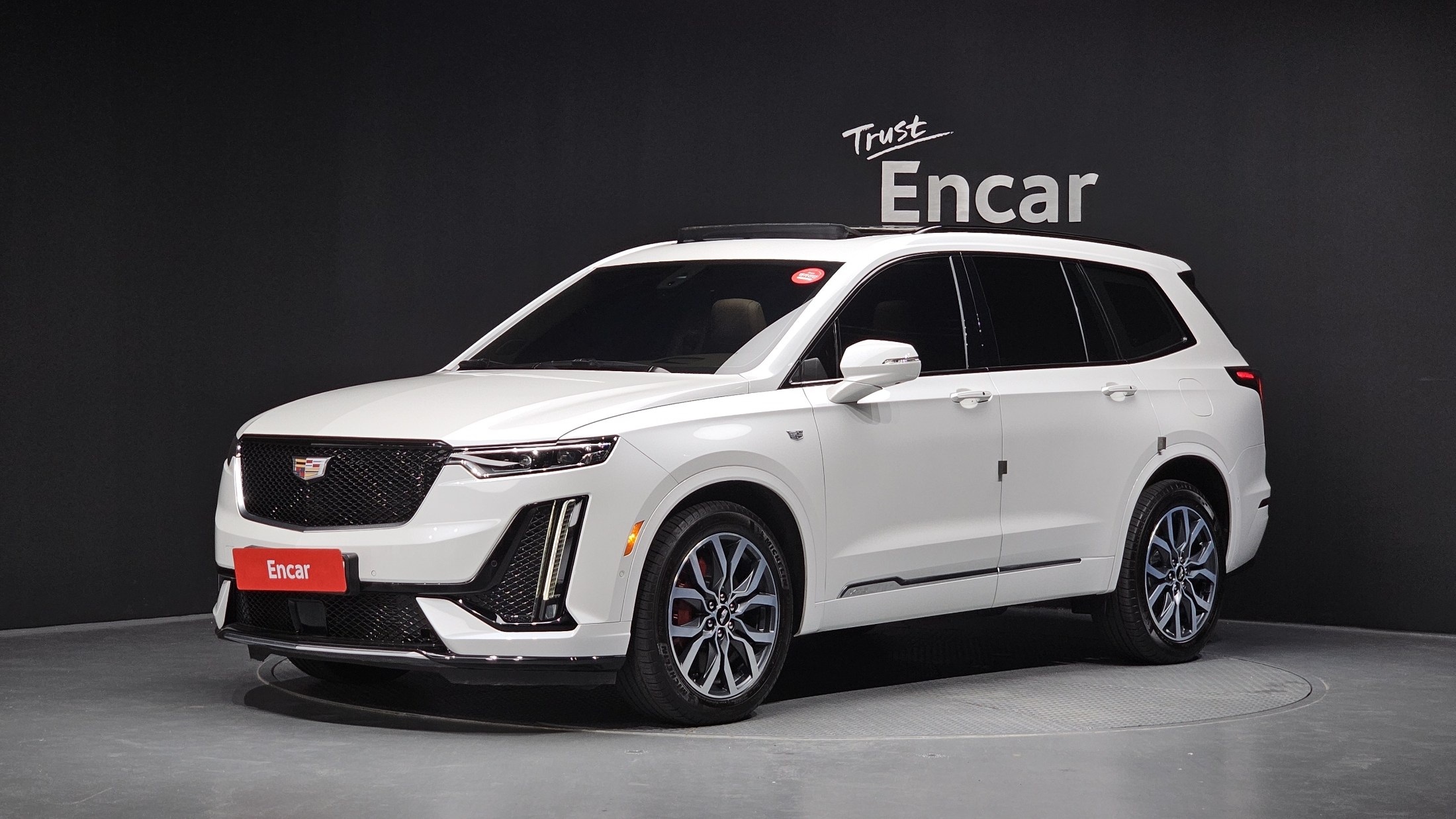 CADILLAC XT6