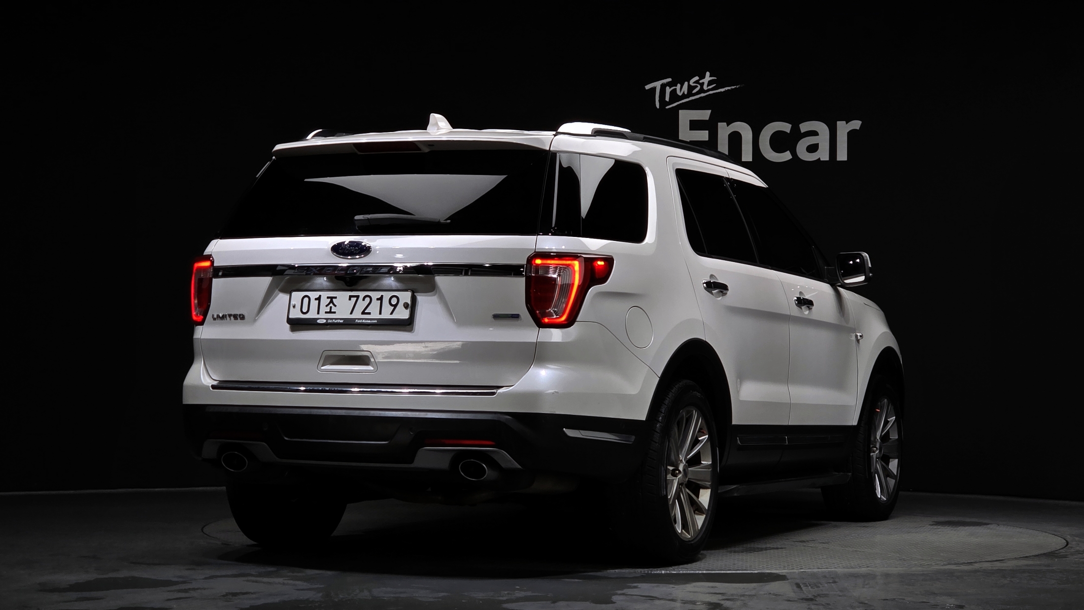 FORD EXPLORER photo 2