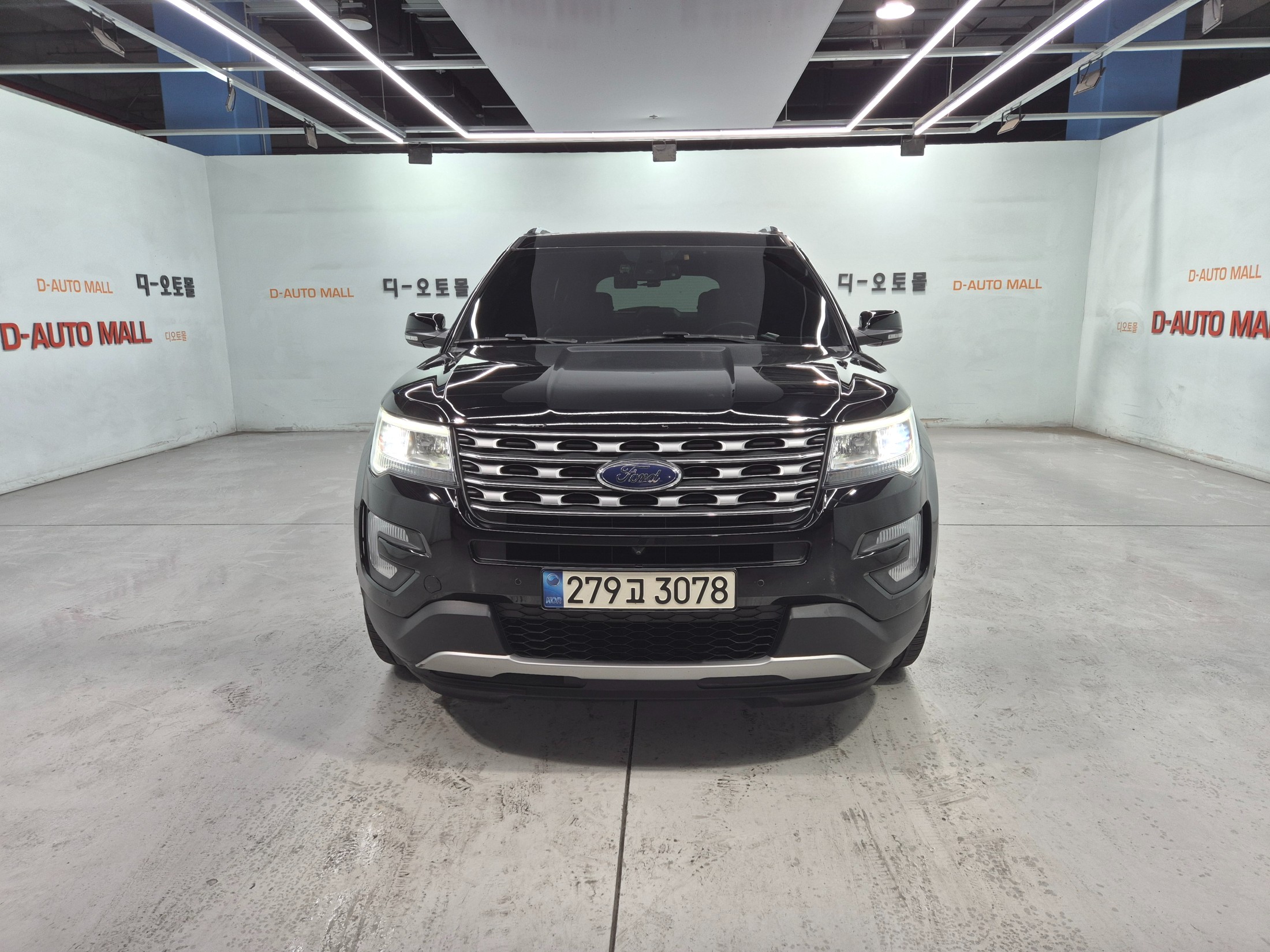 FORD EXPLORER photo 2