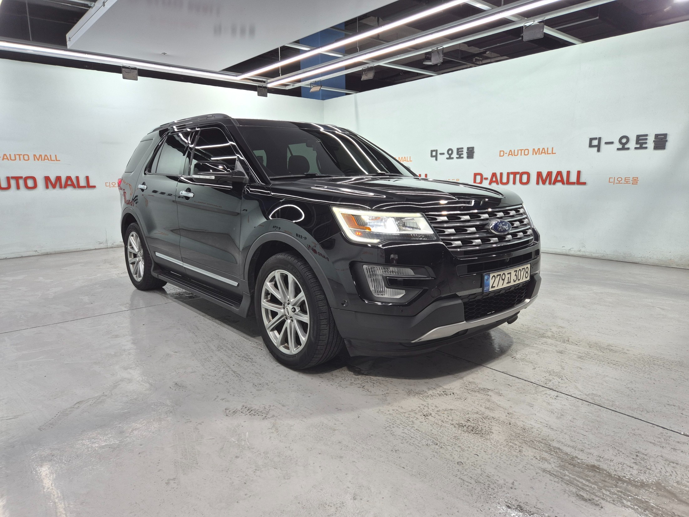 FORD EXPLORER photo 3