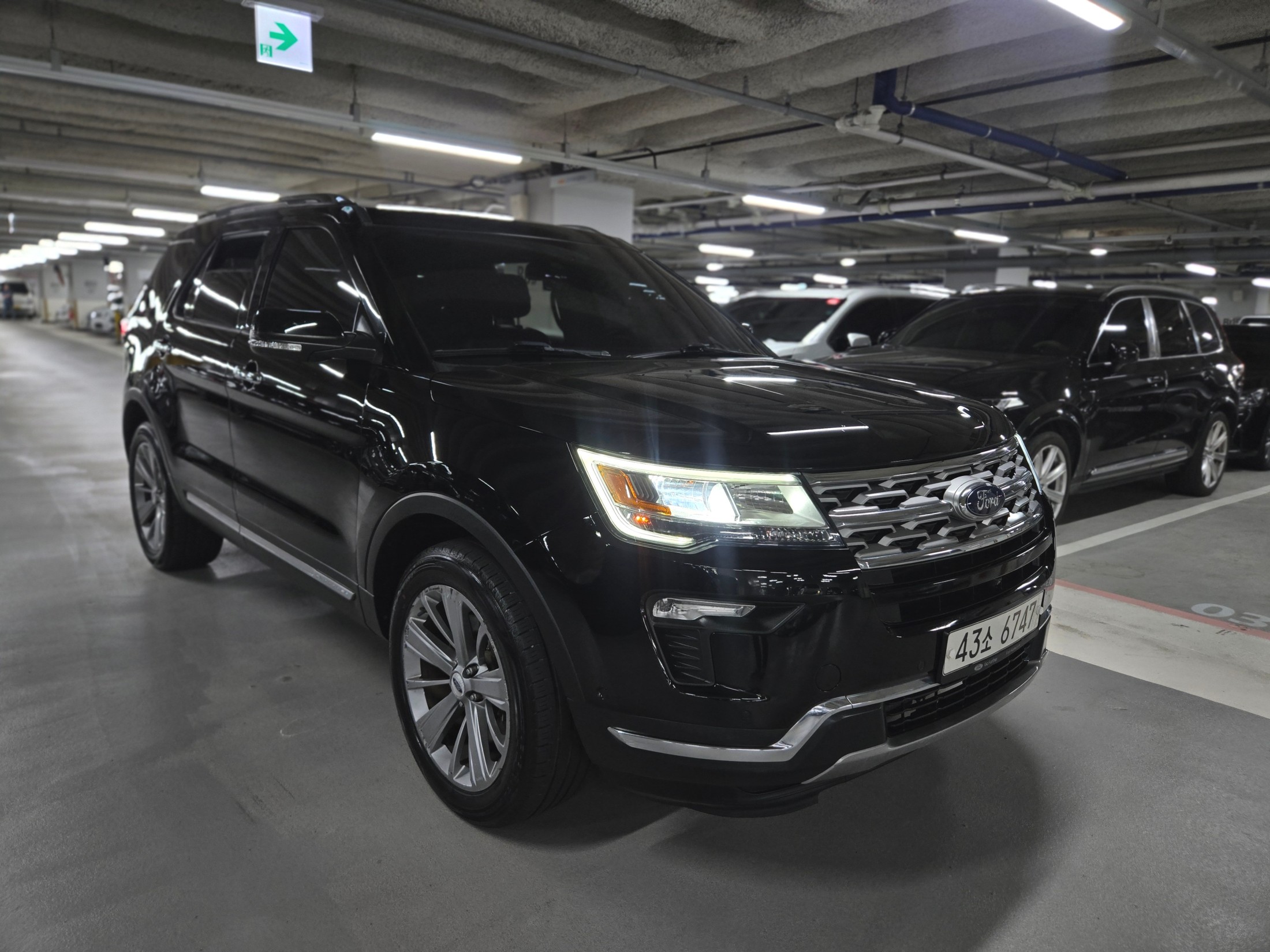 FORD EXPLORER photo 2