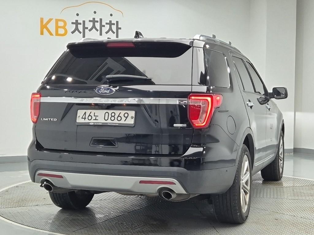 FORD EXPLORER photo 2