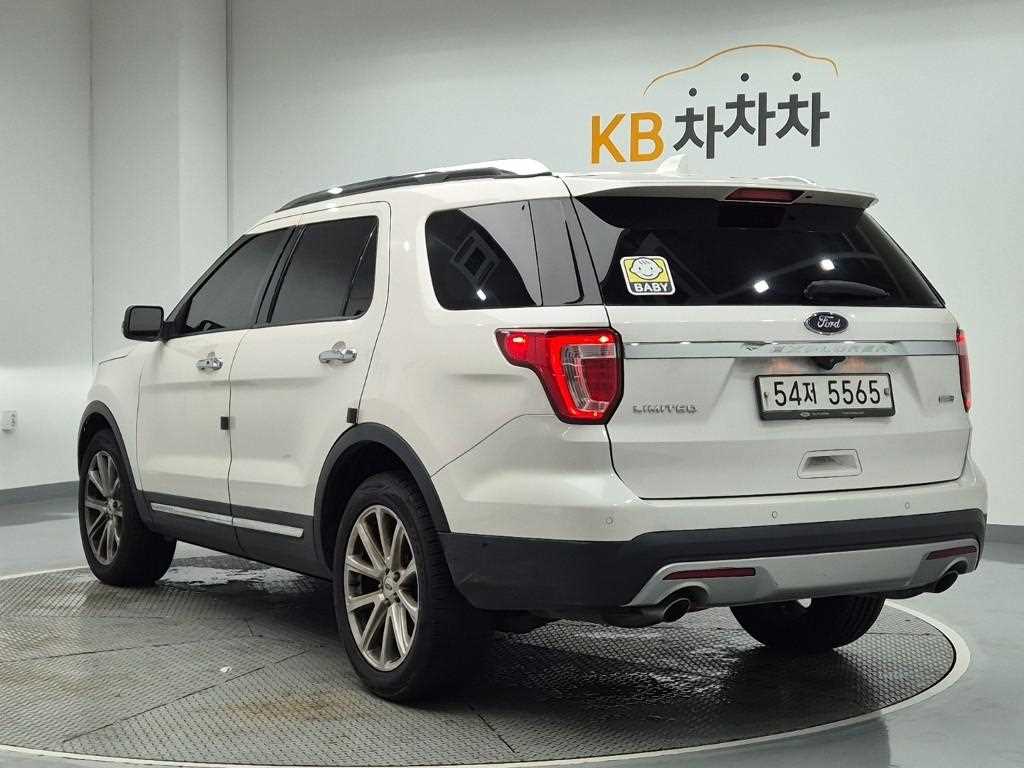 FORD EXPLORER photo 2