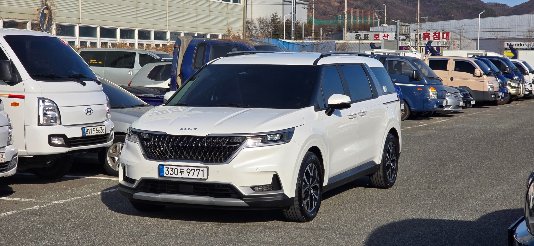 KIA CARNIVAL