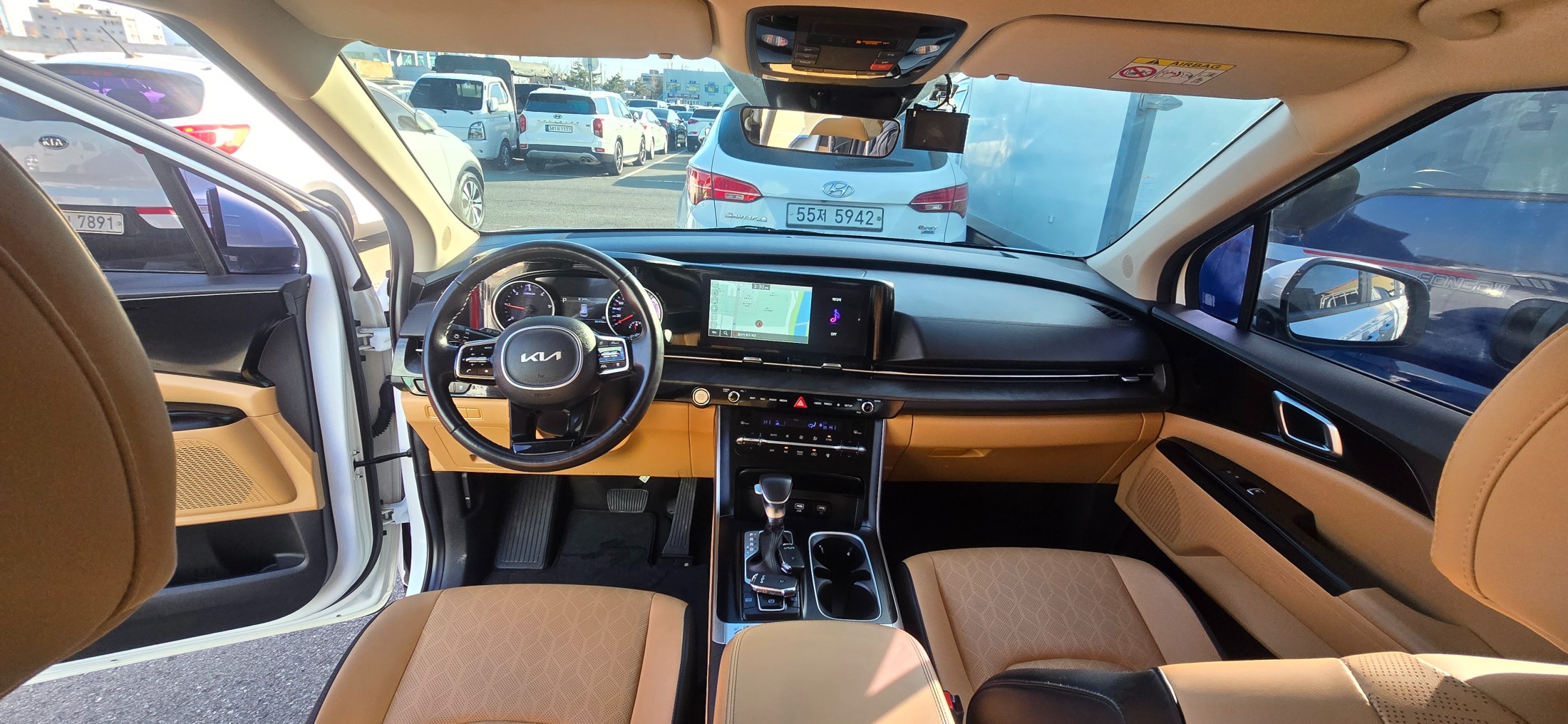 KIA CARNIVAL photo 2