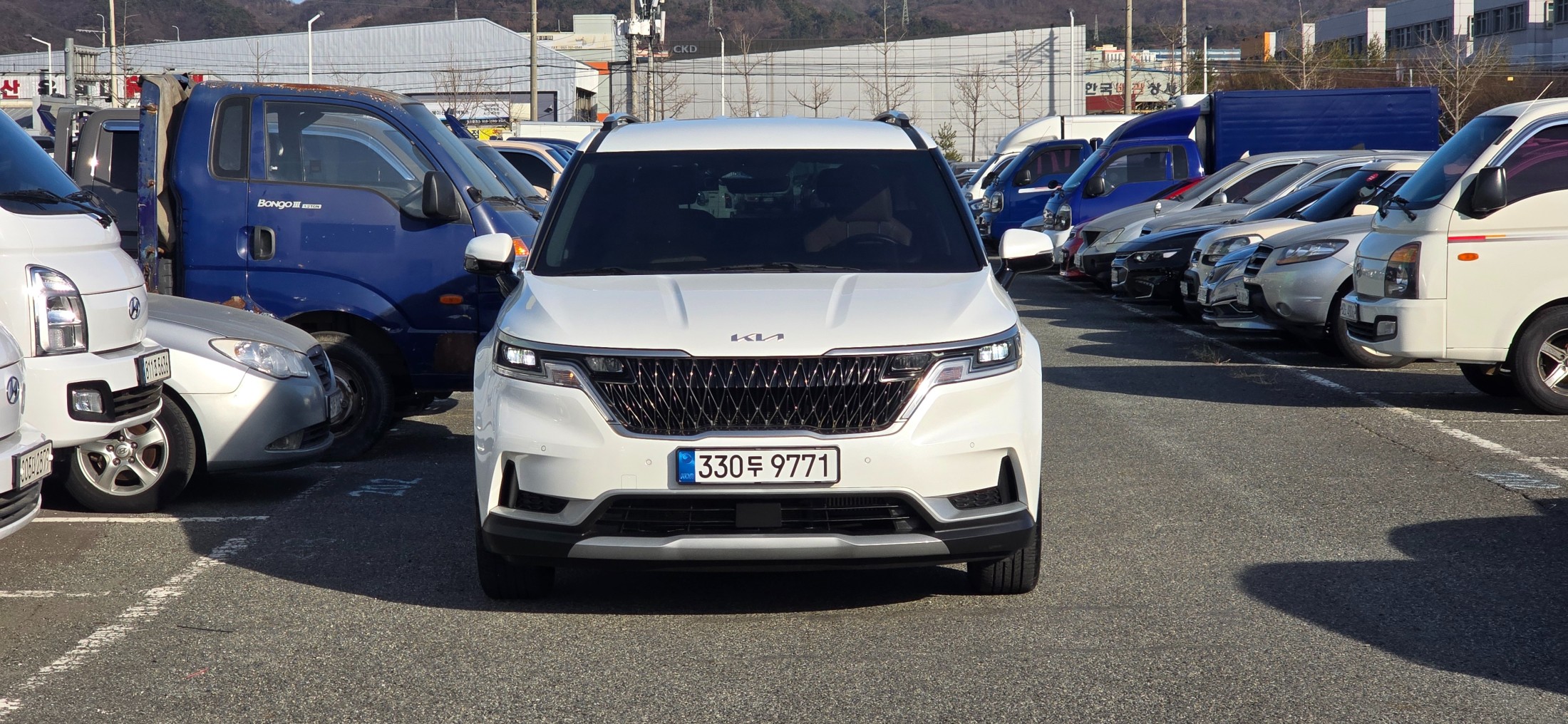 KIA CARNIVAL photo 3