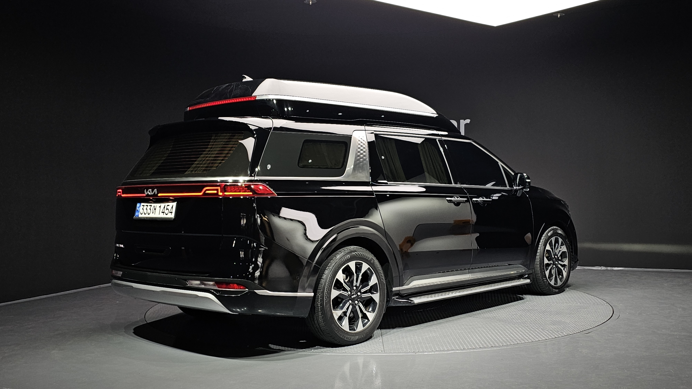 KIA CARNIVAL photo 2