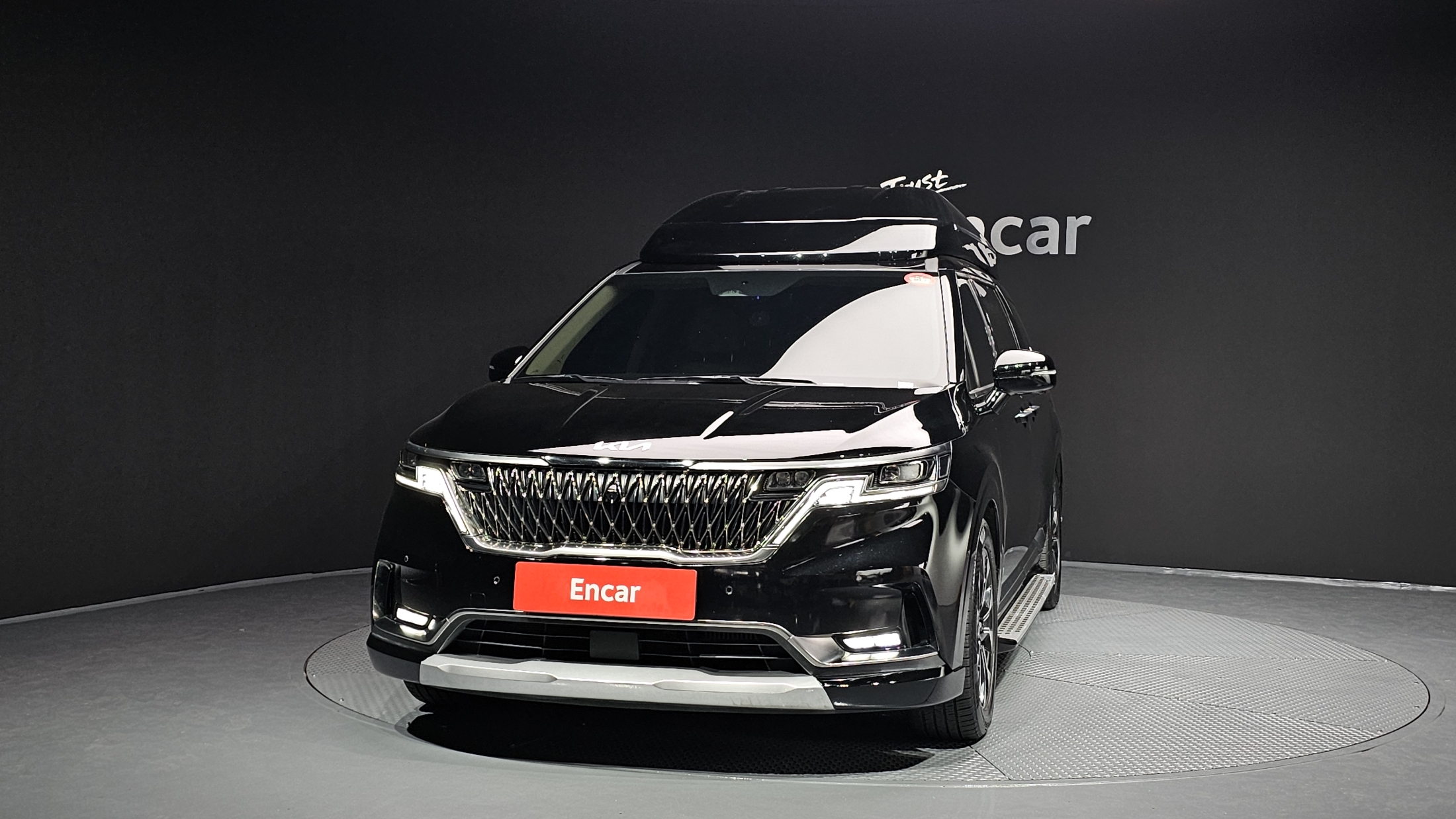 KIA CARNIVAL photo 3