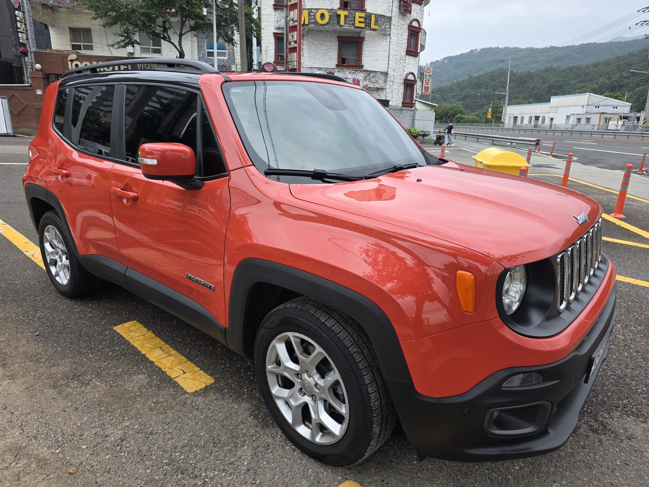 JEEP RENEGADE photo 2