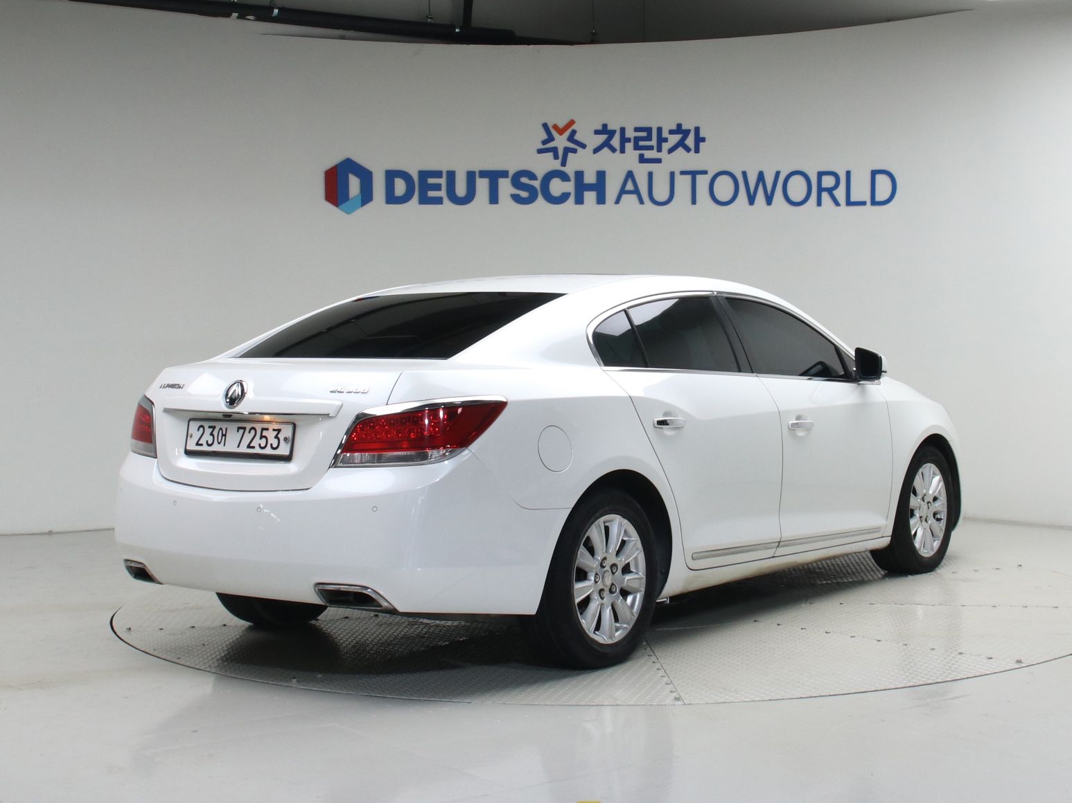 CHEVROLET ALPHEON photo 2