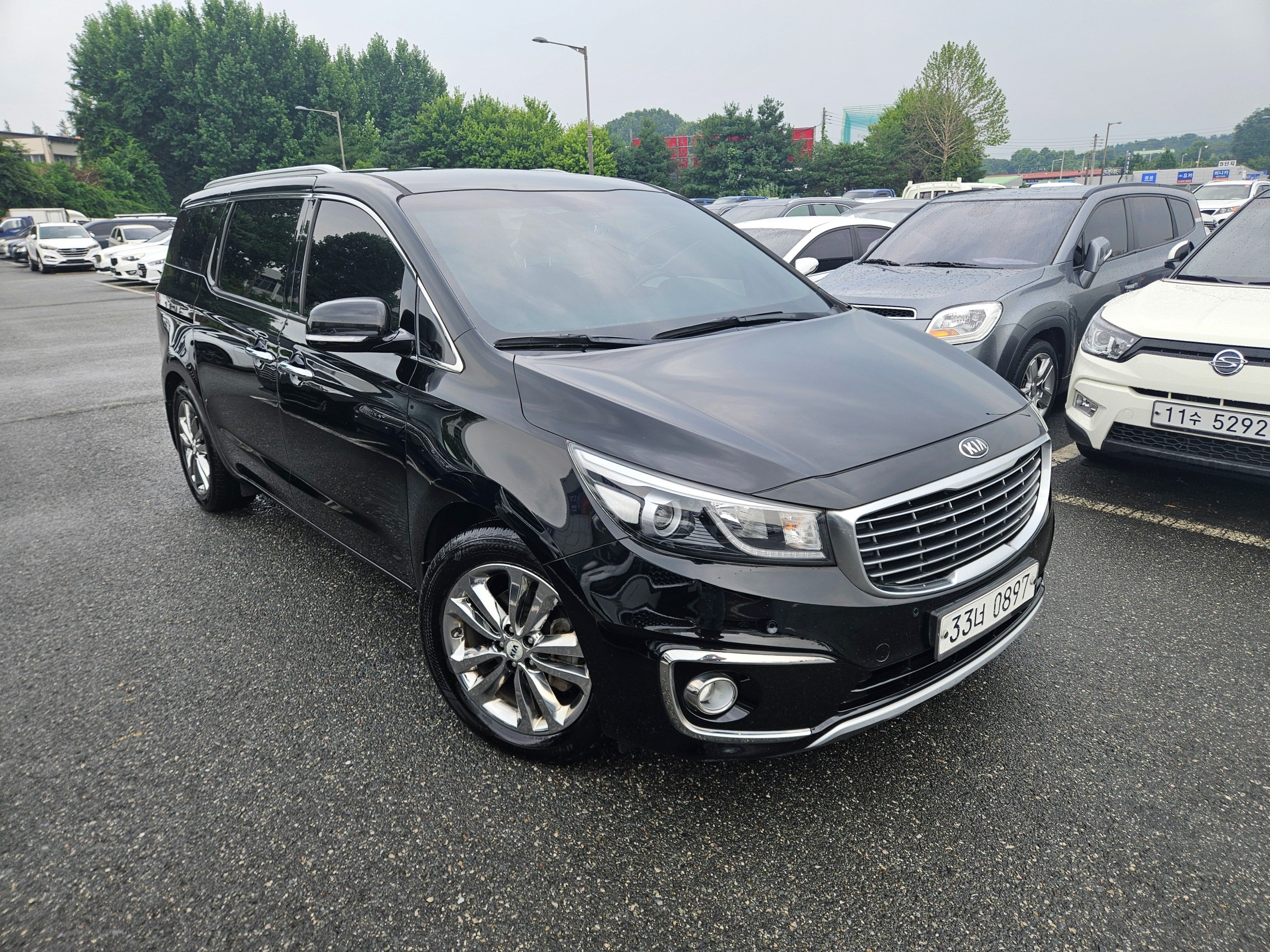 KIA CARNIVAL photo 2