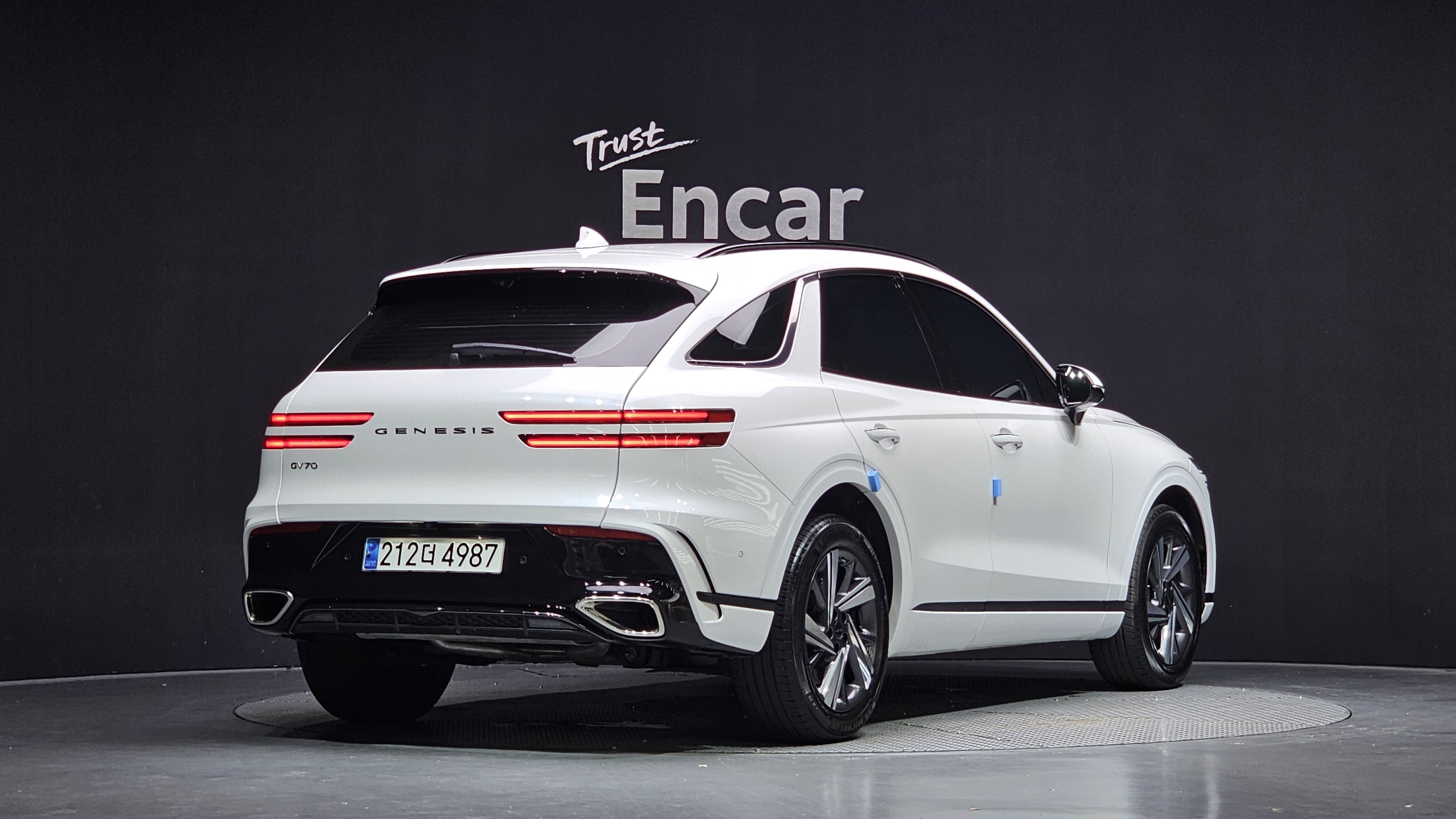 Mazda Bongo front view