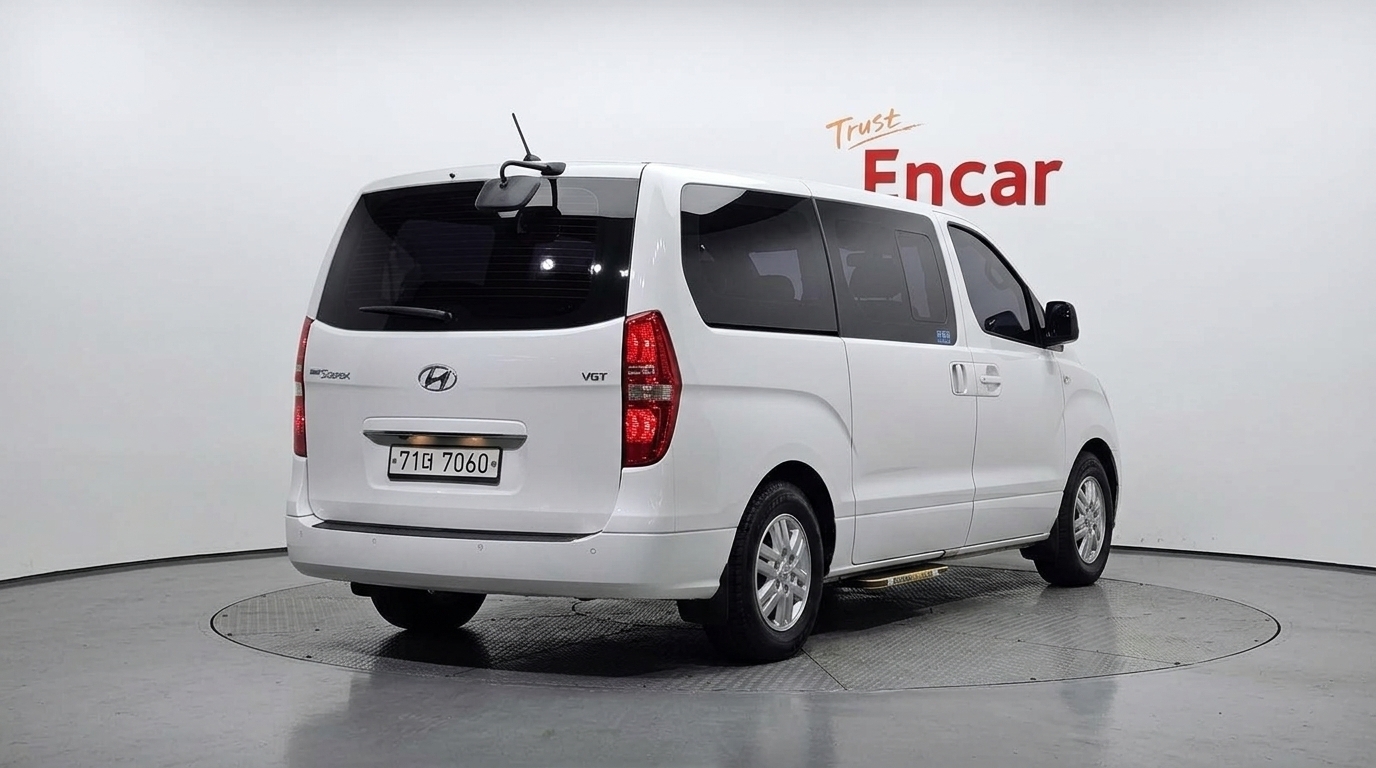 Mazda Bongo front view
