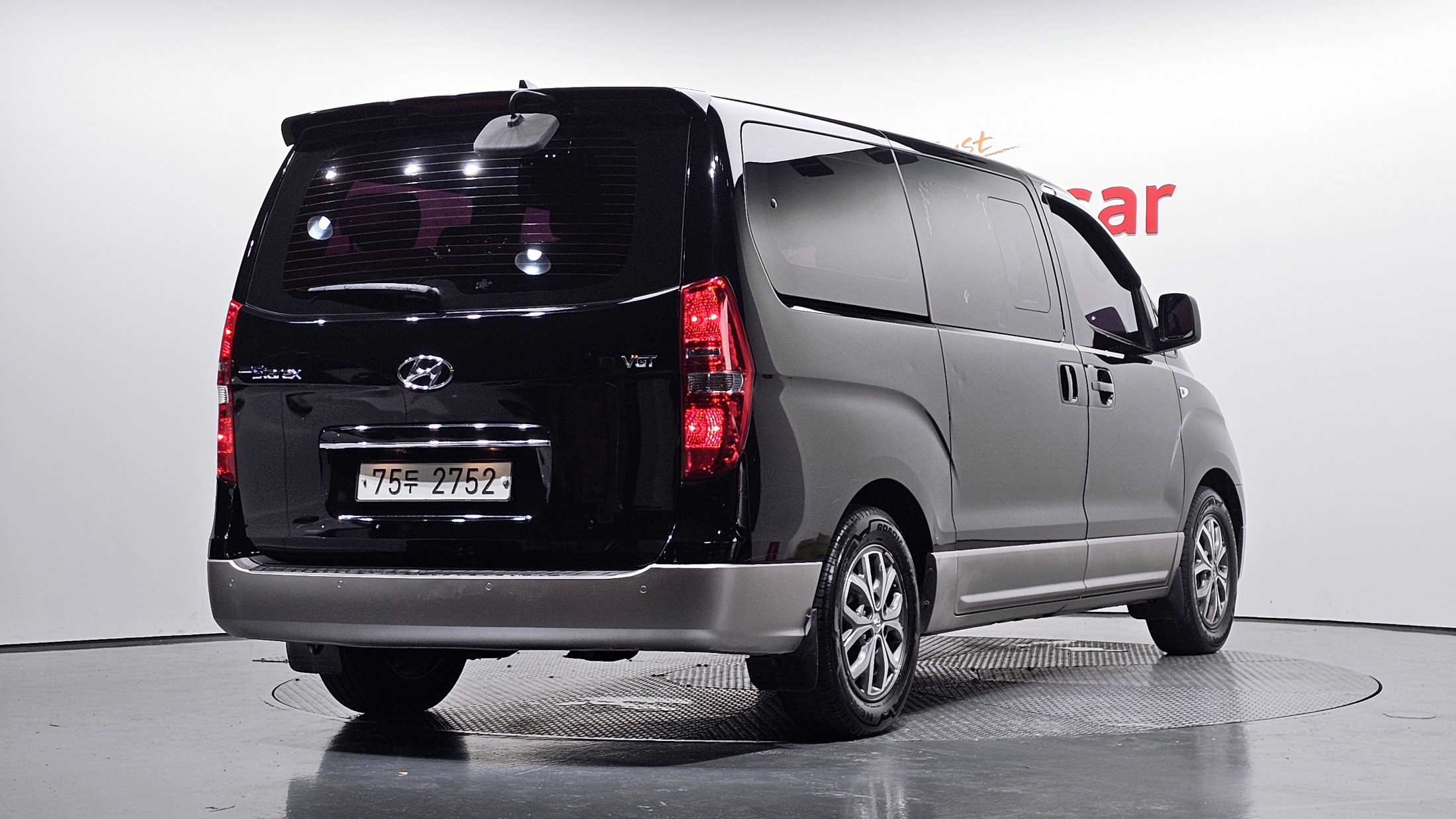 Mazda Bongo front view