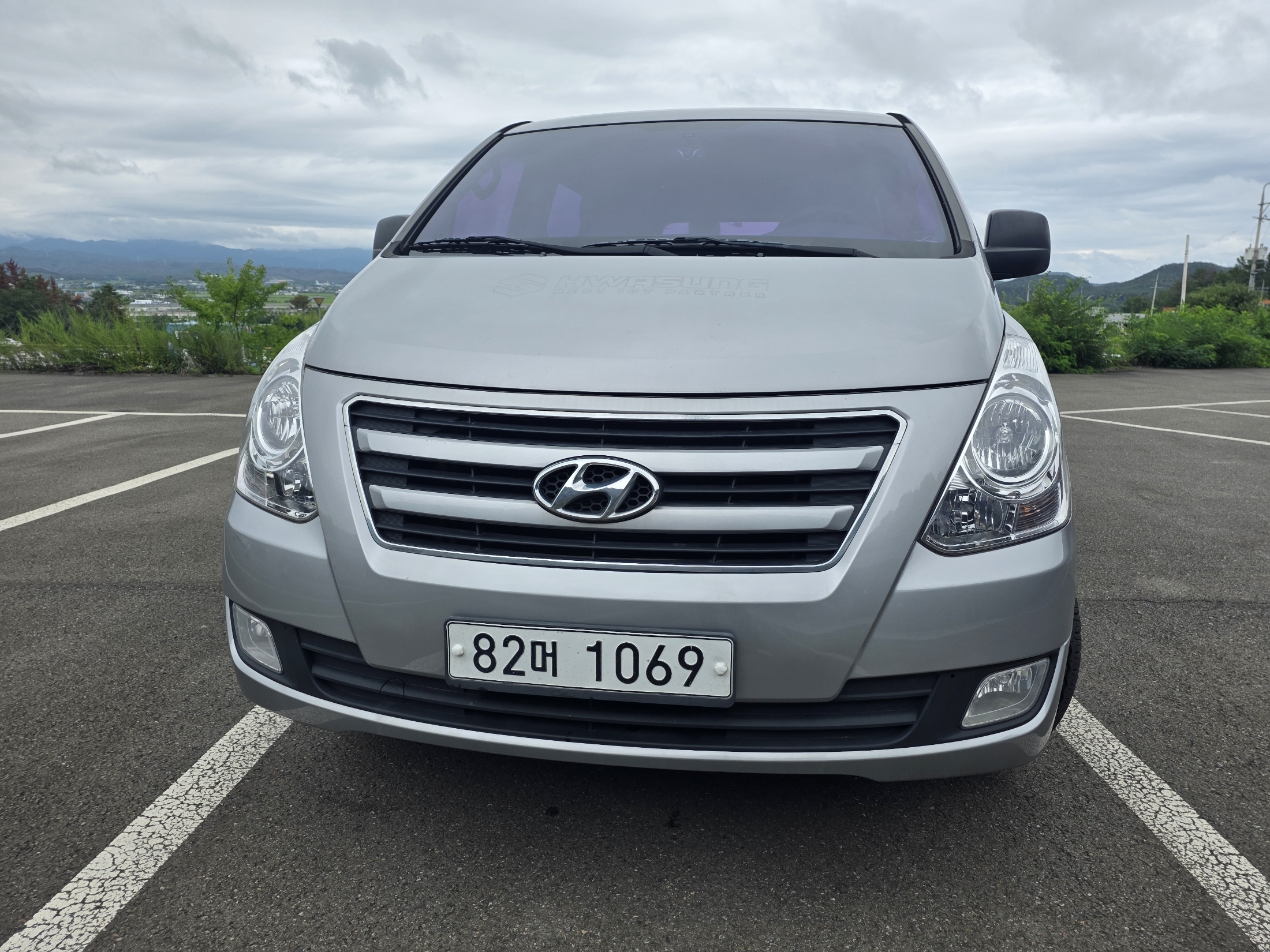 Mazda Bongo front view