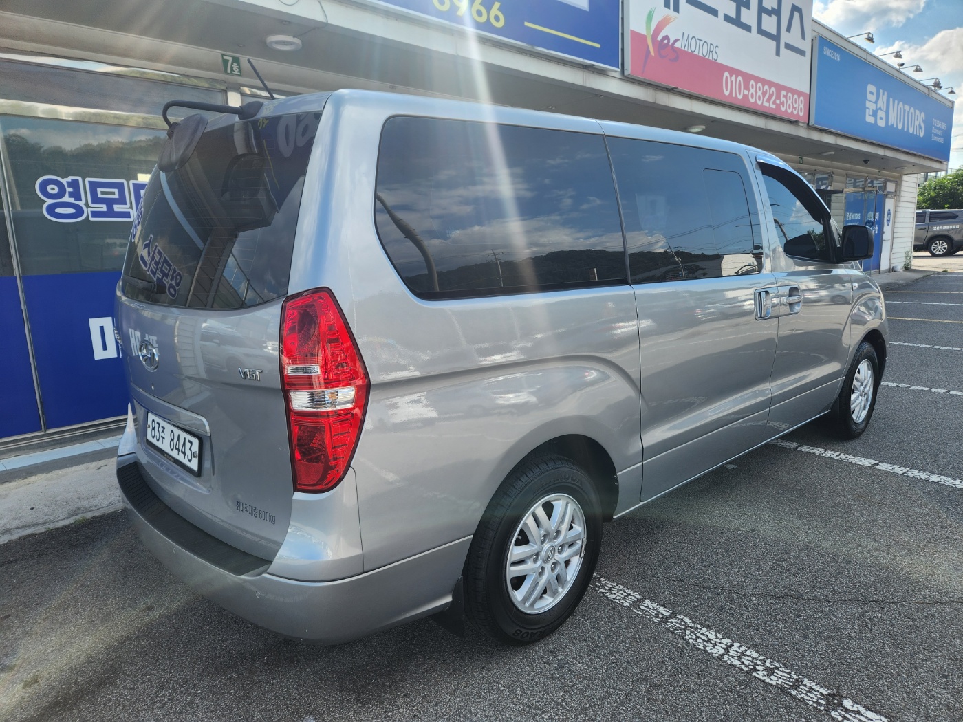 Mazda Bongo rear view