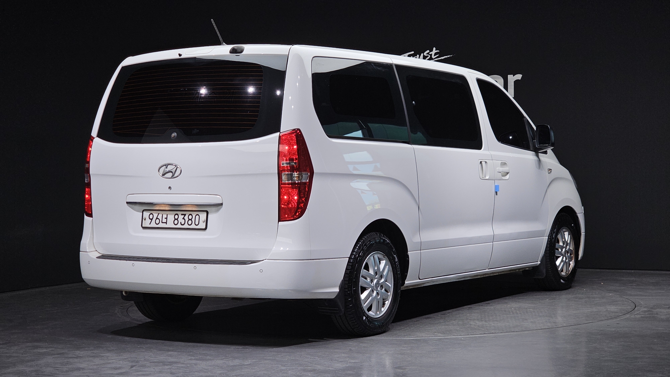 Mazda Bongo front view