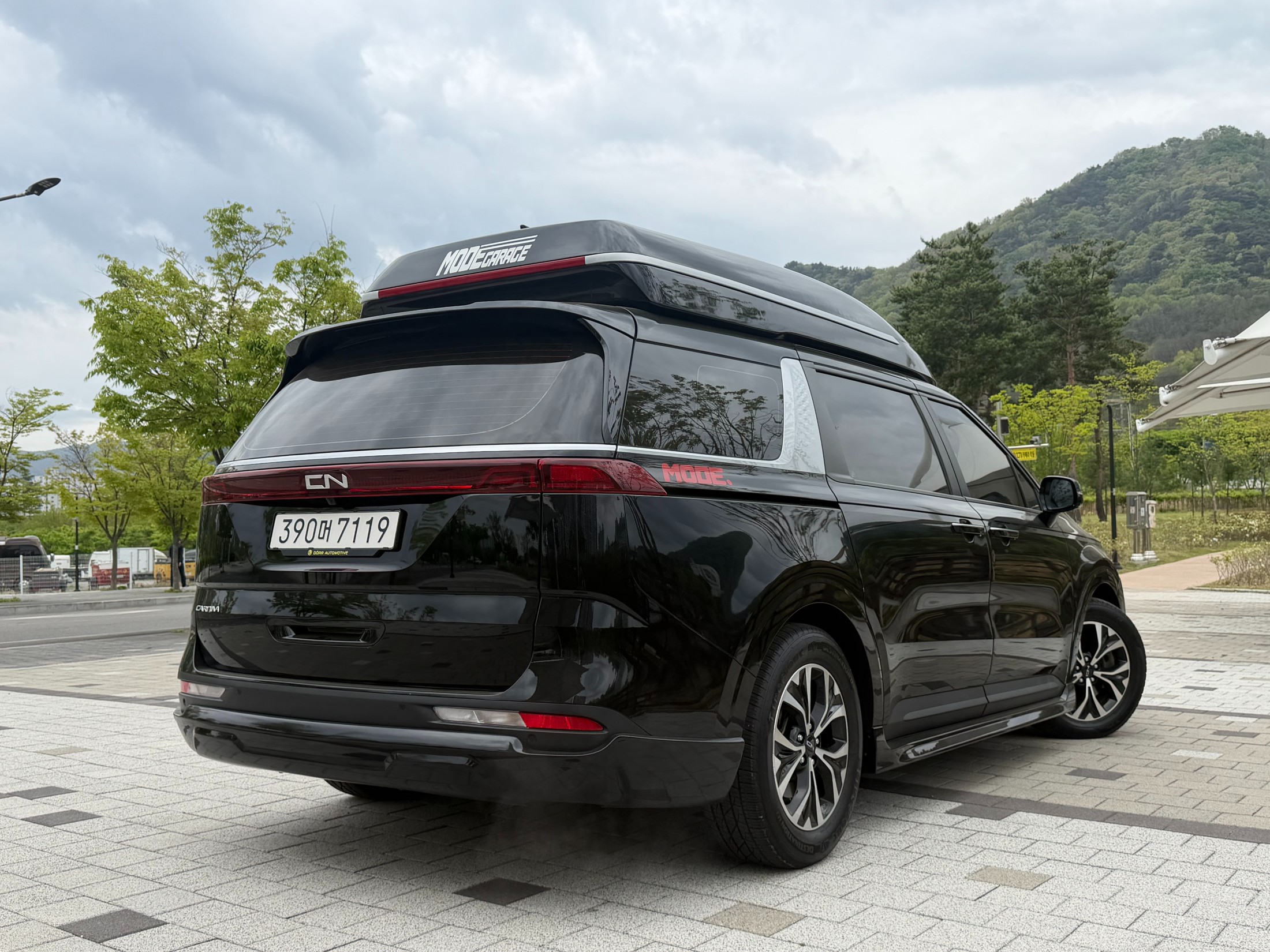 KIA CARNIVAL photo 2