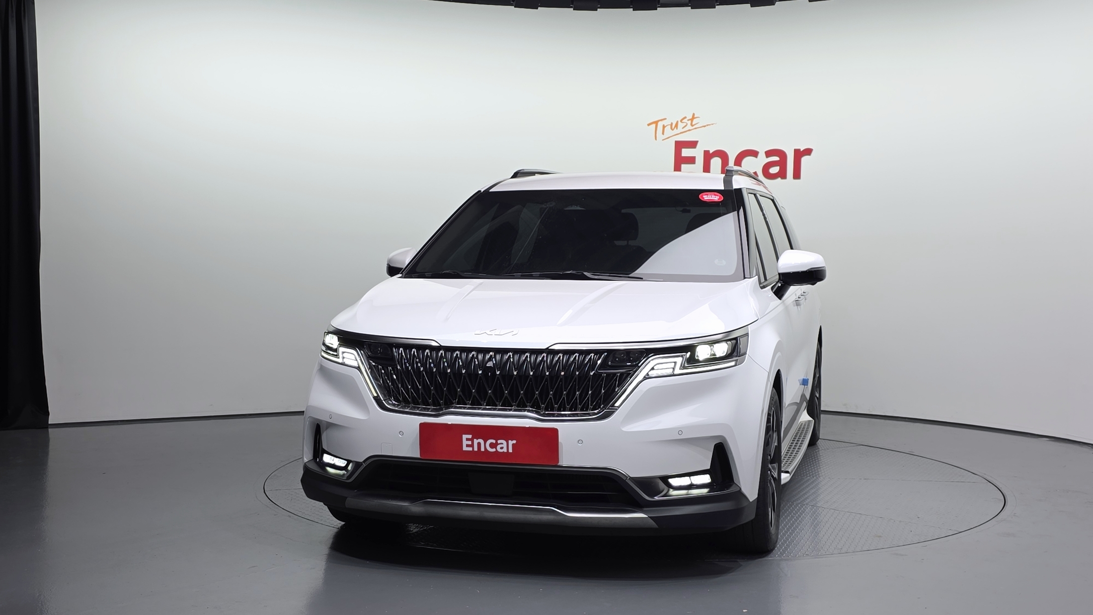 KIA CARNIVAL photo 3