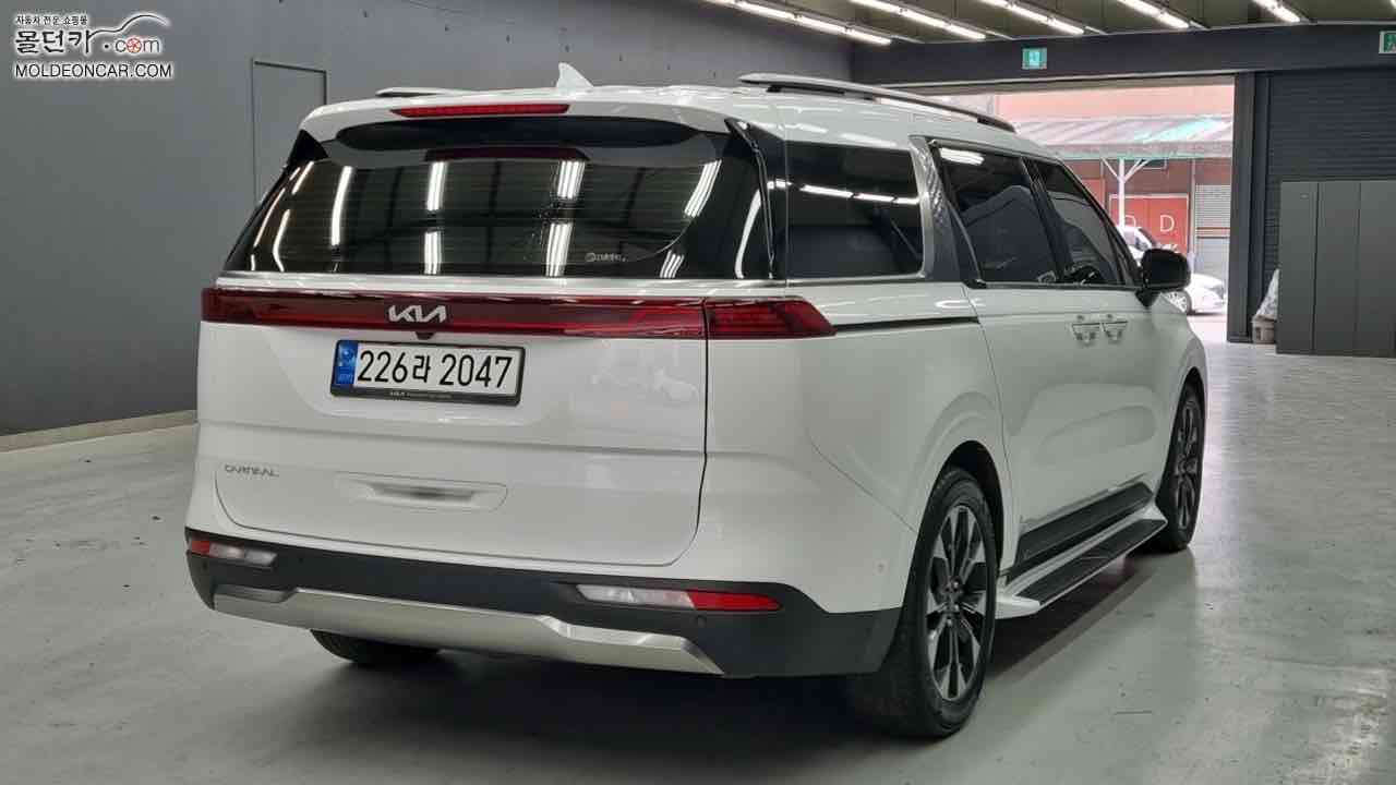 Mazda Bongo rear view