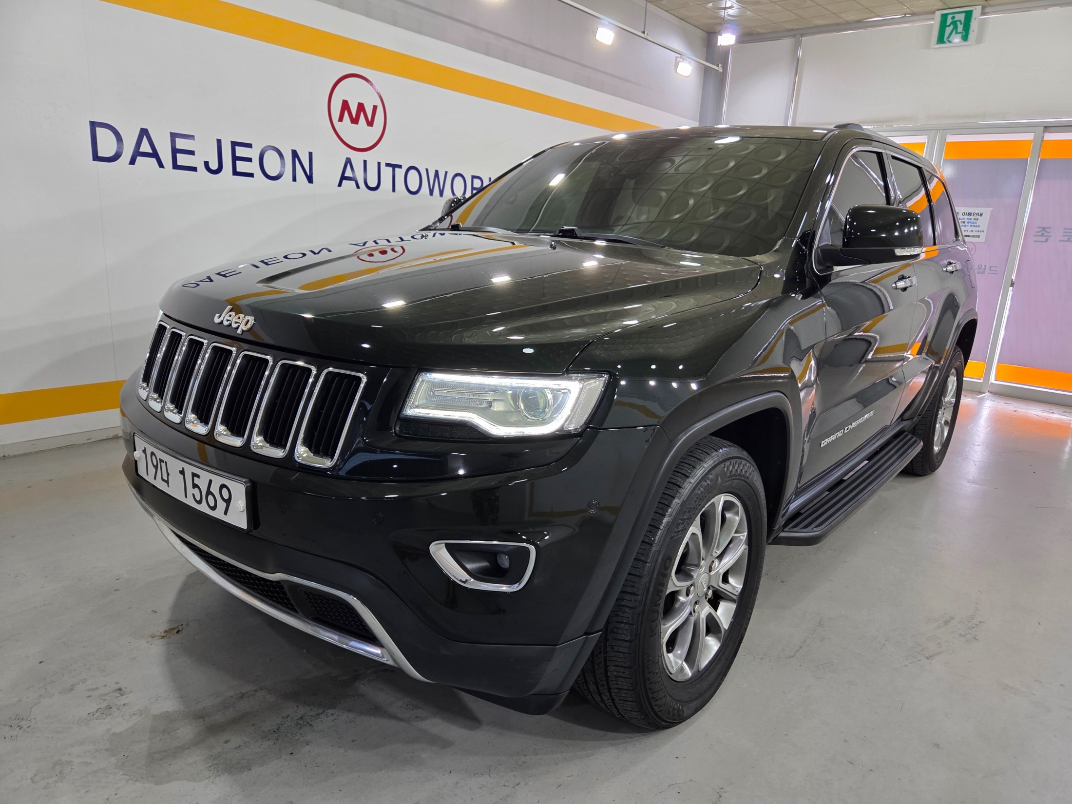 JEEP GRAND CHEROKEE photo 2
