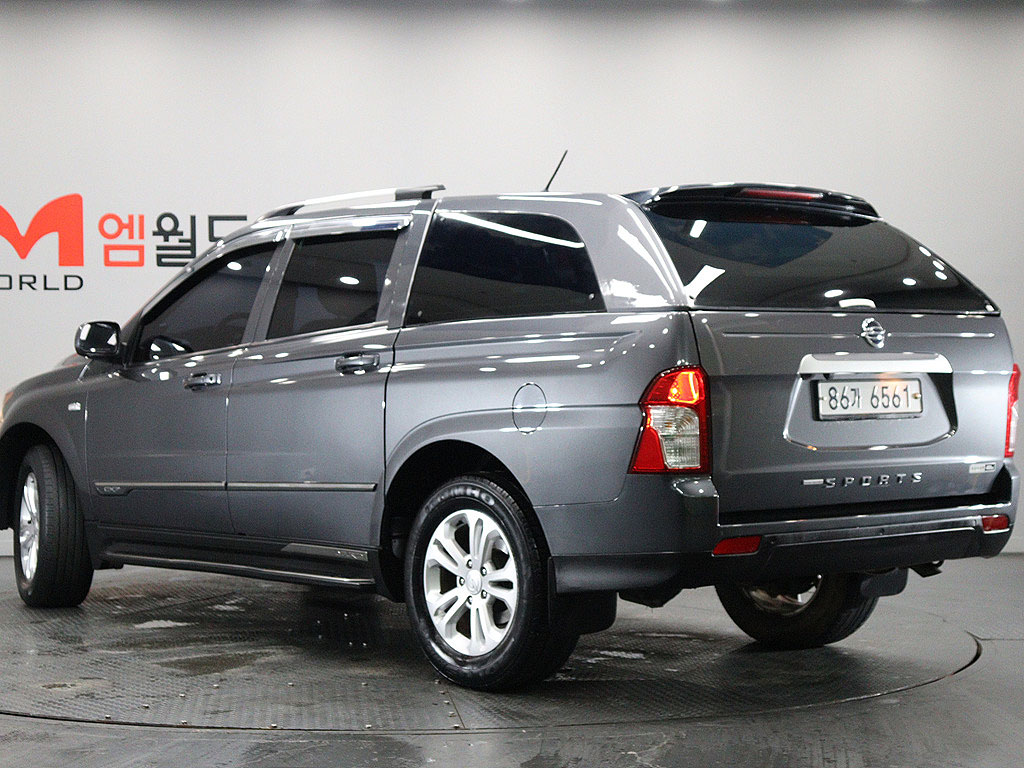 SSANGYONG KORANDO photo 3