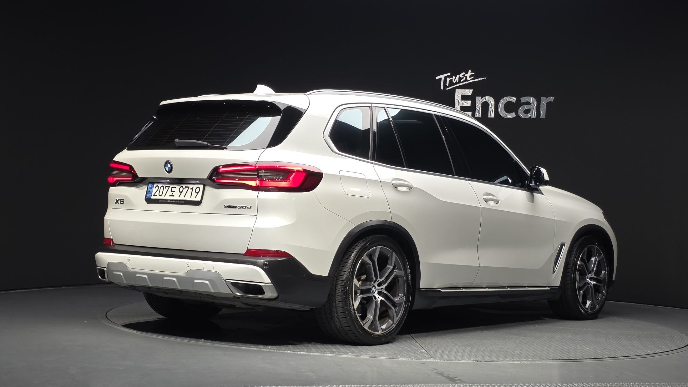 BMW X5 photo 2