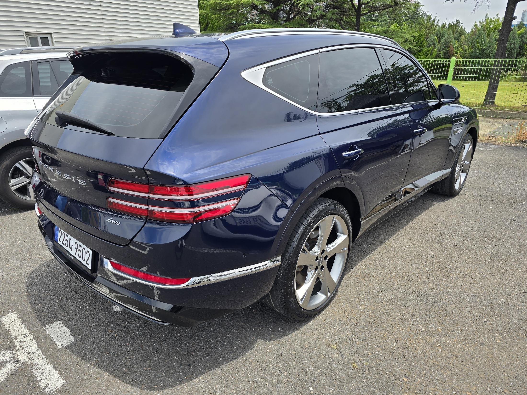 GENESIS GV80 photo 2
