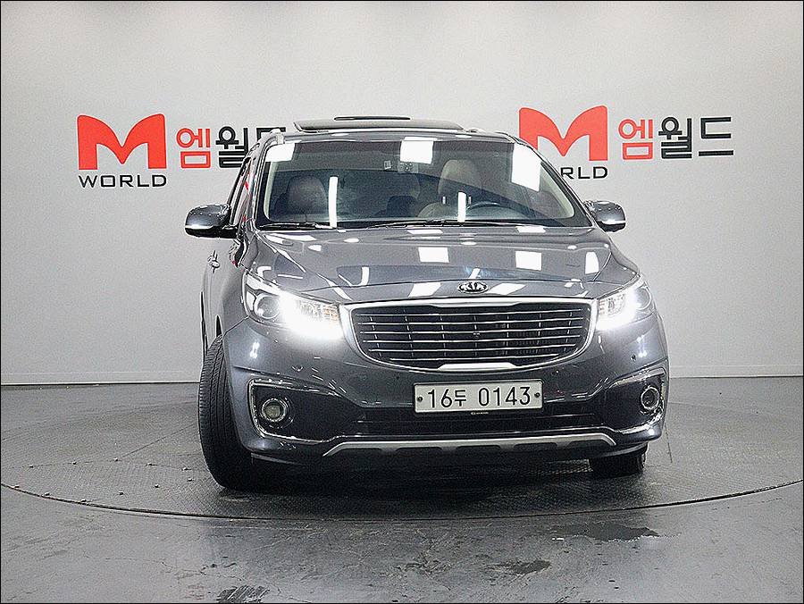KIA CARNIVAL photo 2