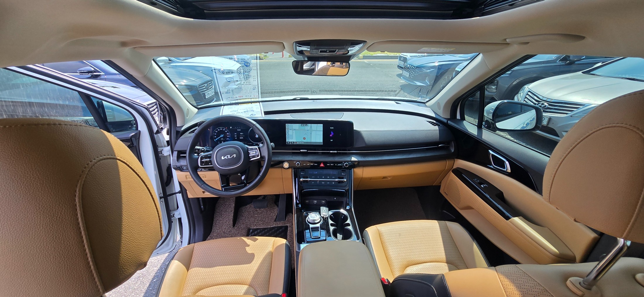 KIA CARNIVAL photo 2