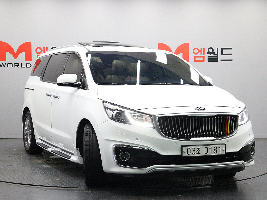 KIA CARNIVAL photo 2