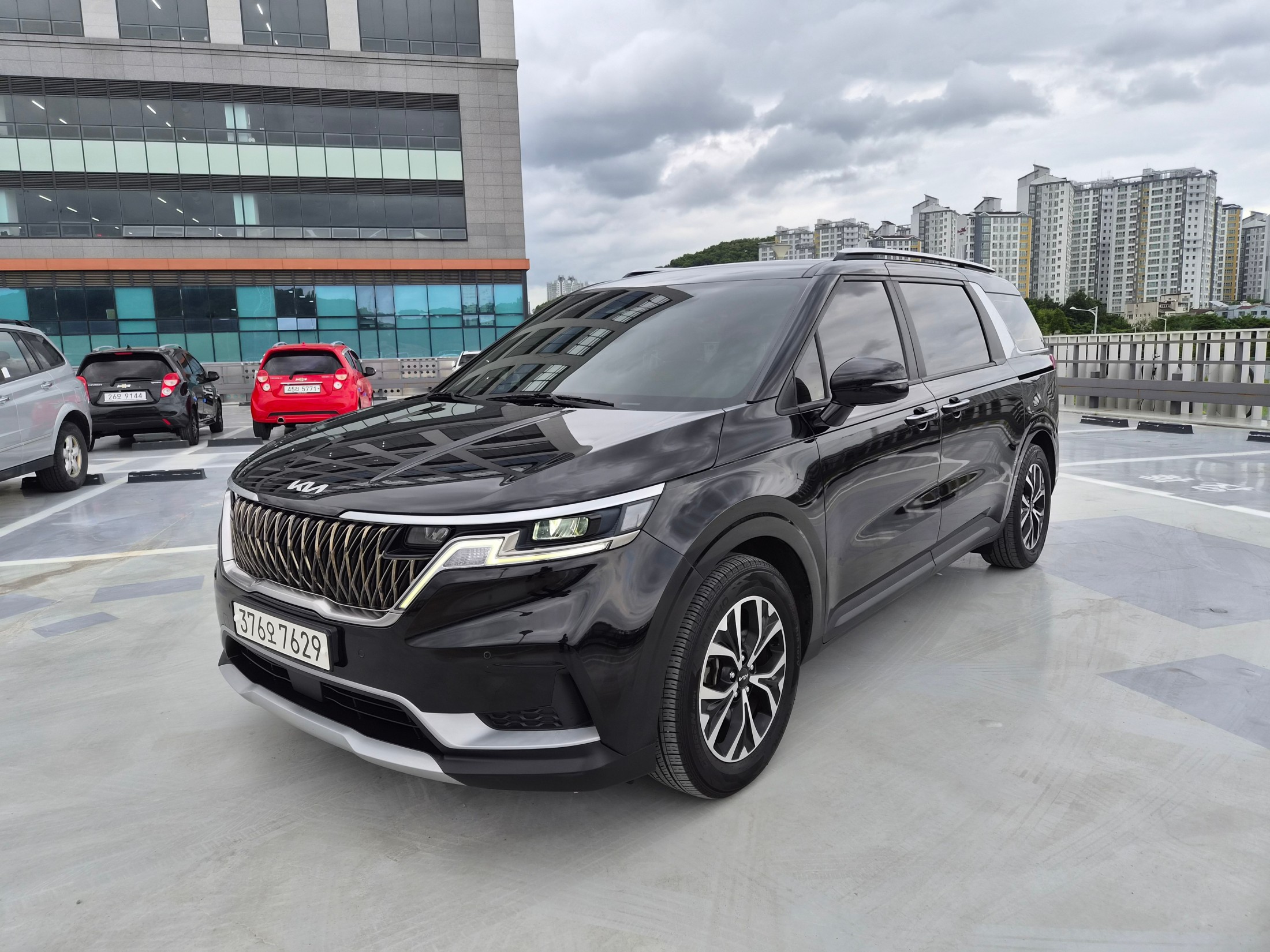 KIA CARNIVAL photo 3