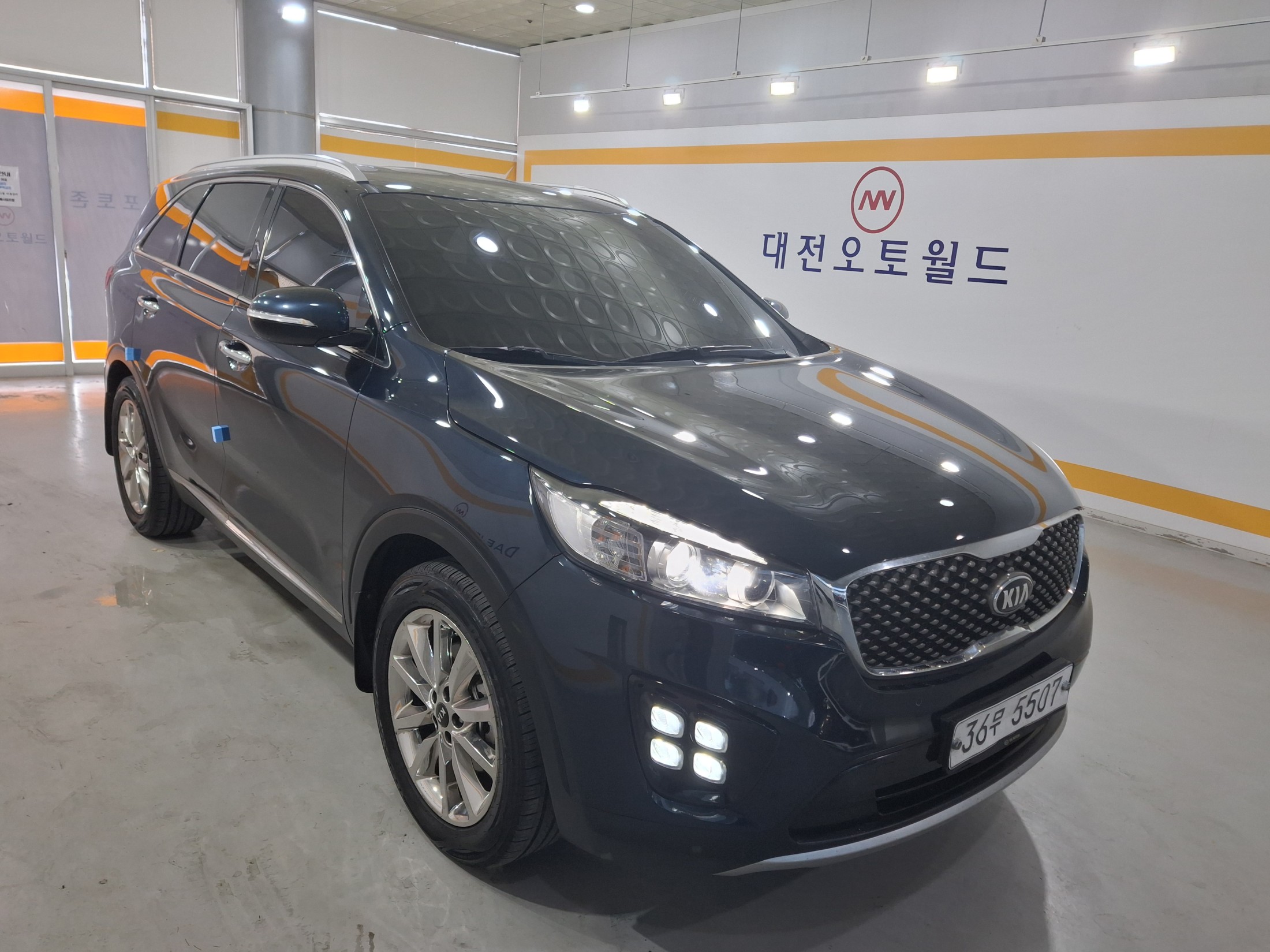 KIA SORENTO photo 2