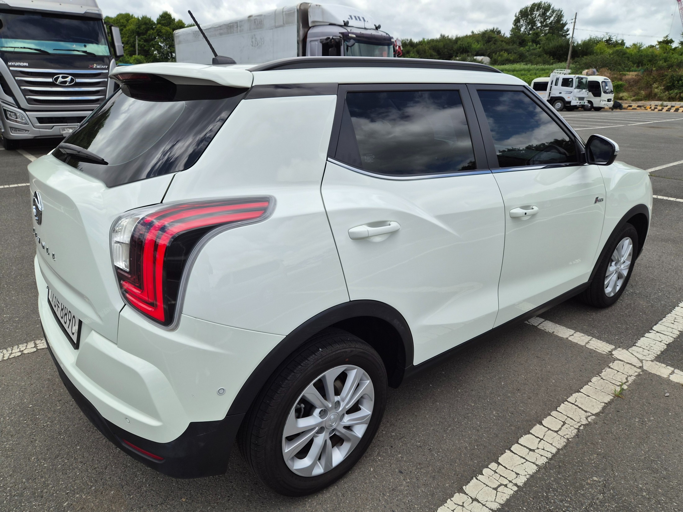 Mazda Bongo front view
