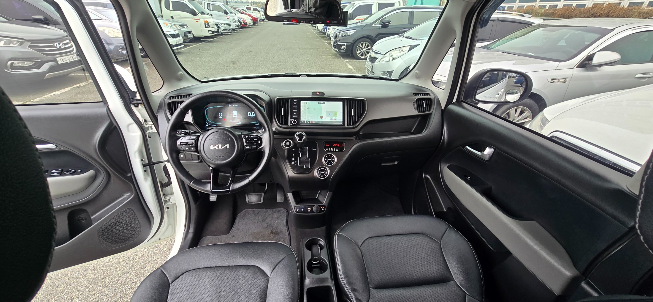 Mazda Bongo front view