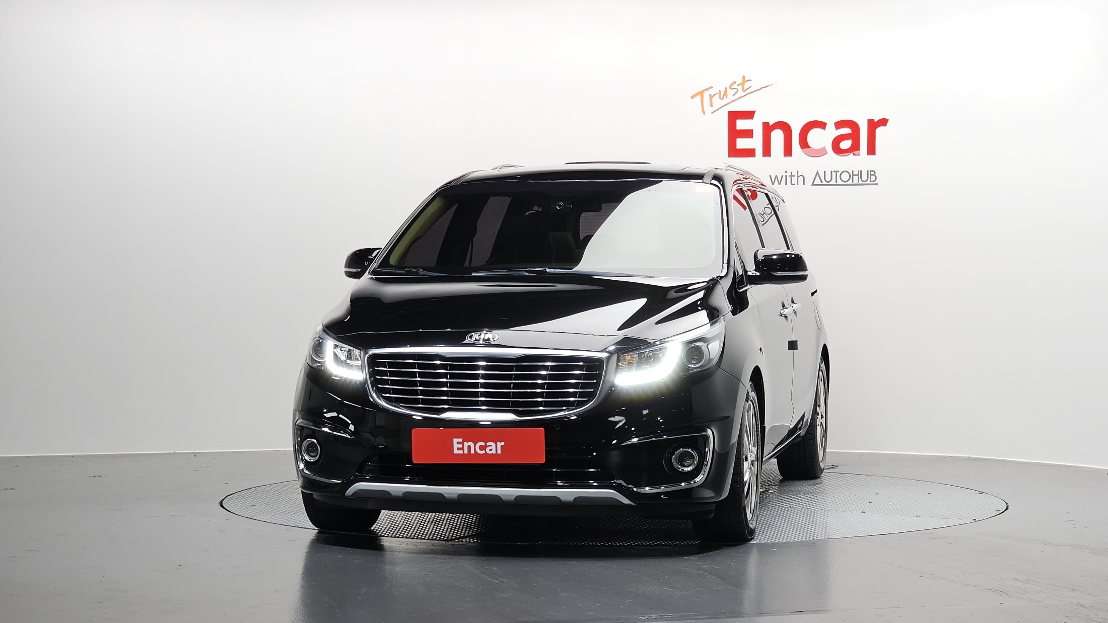 KIA CARNIVAL photo 3