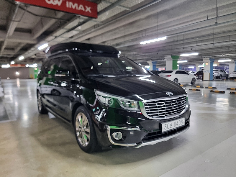 KIA CARNIVAL photo 2