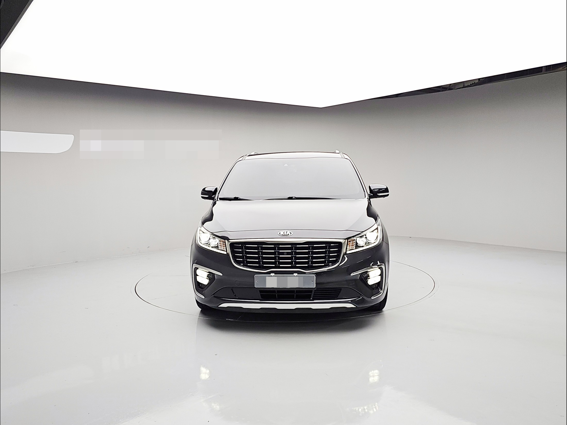 KIA CARNIVAL photo 2