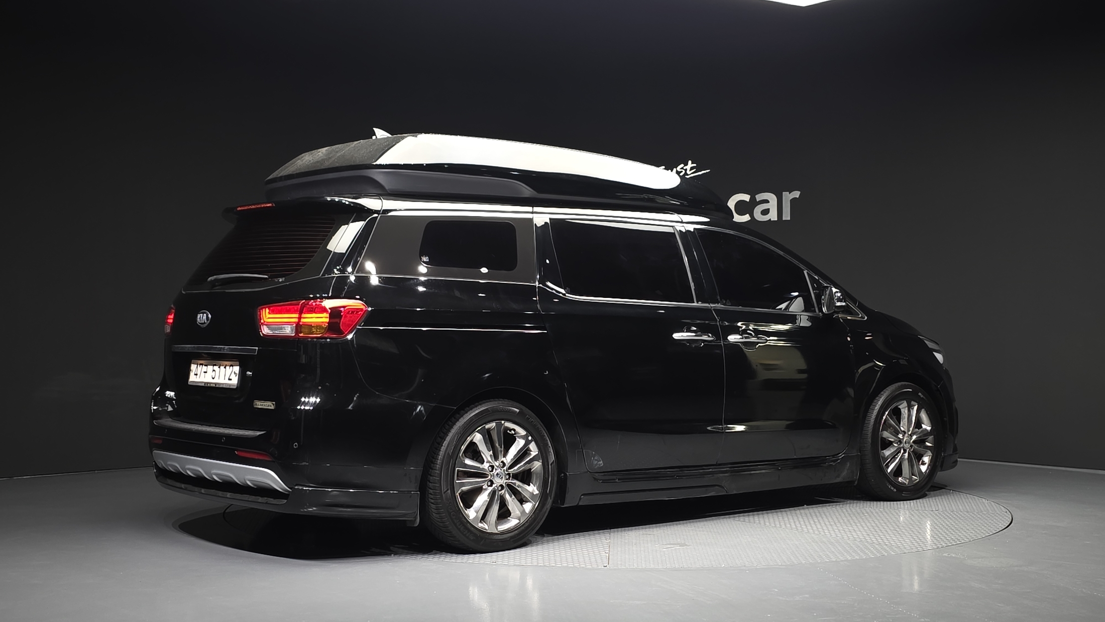 KIA CARNIVAL photo 2