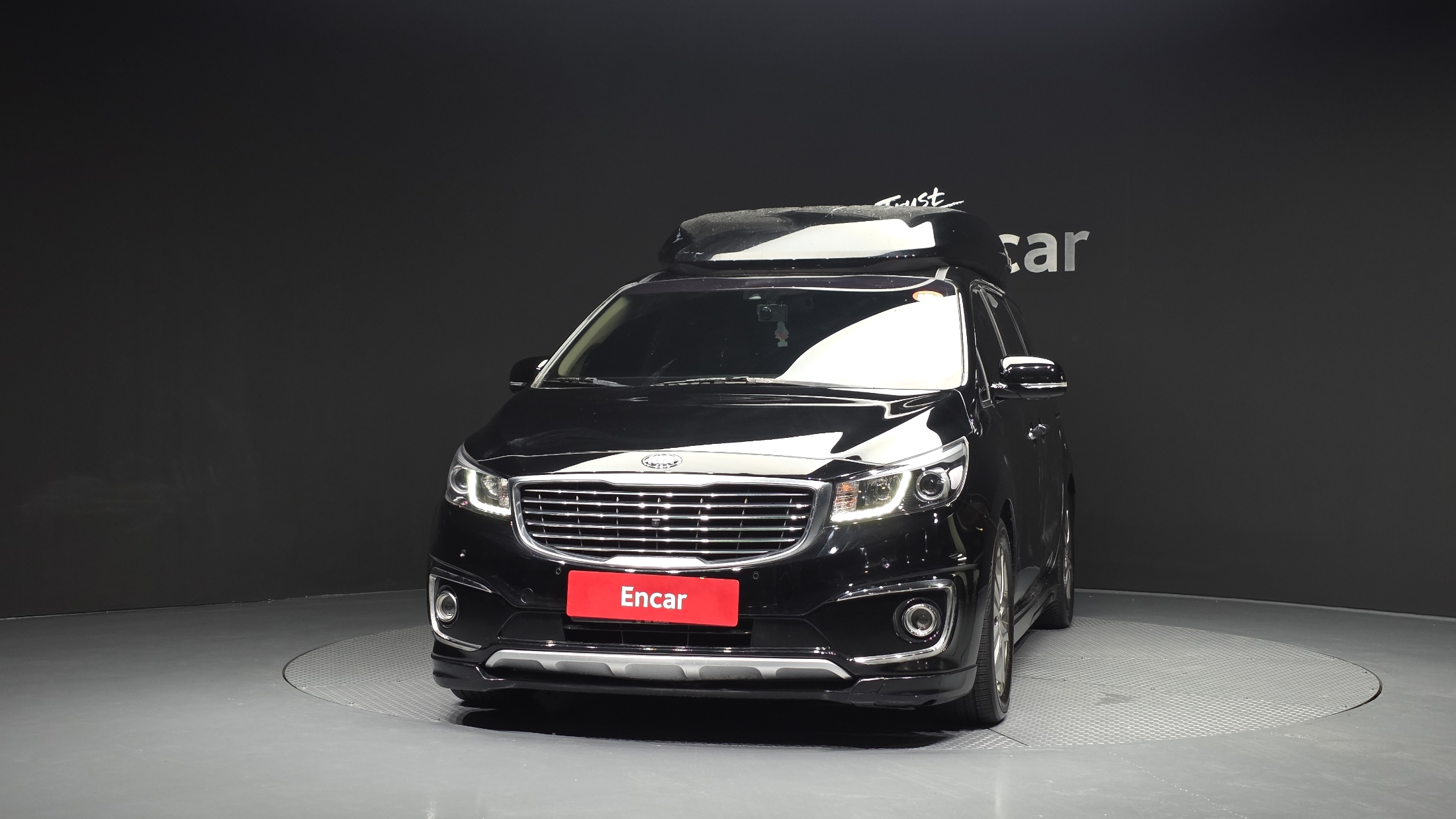 KIA CARNIVAL photo 3