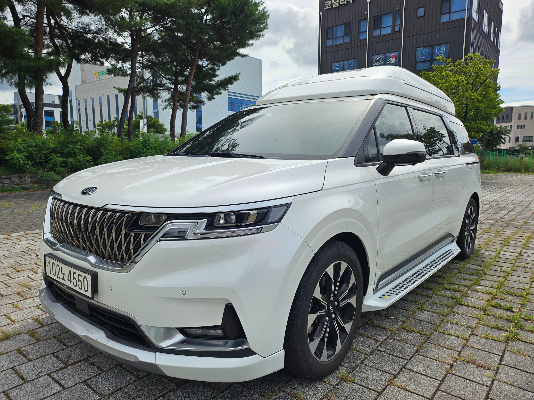 KIA CARNIVAL photo 3