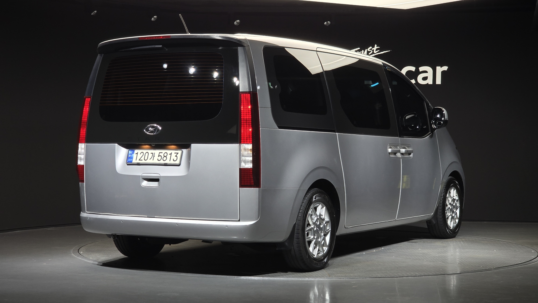 Mazda Bongo front view
