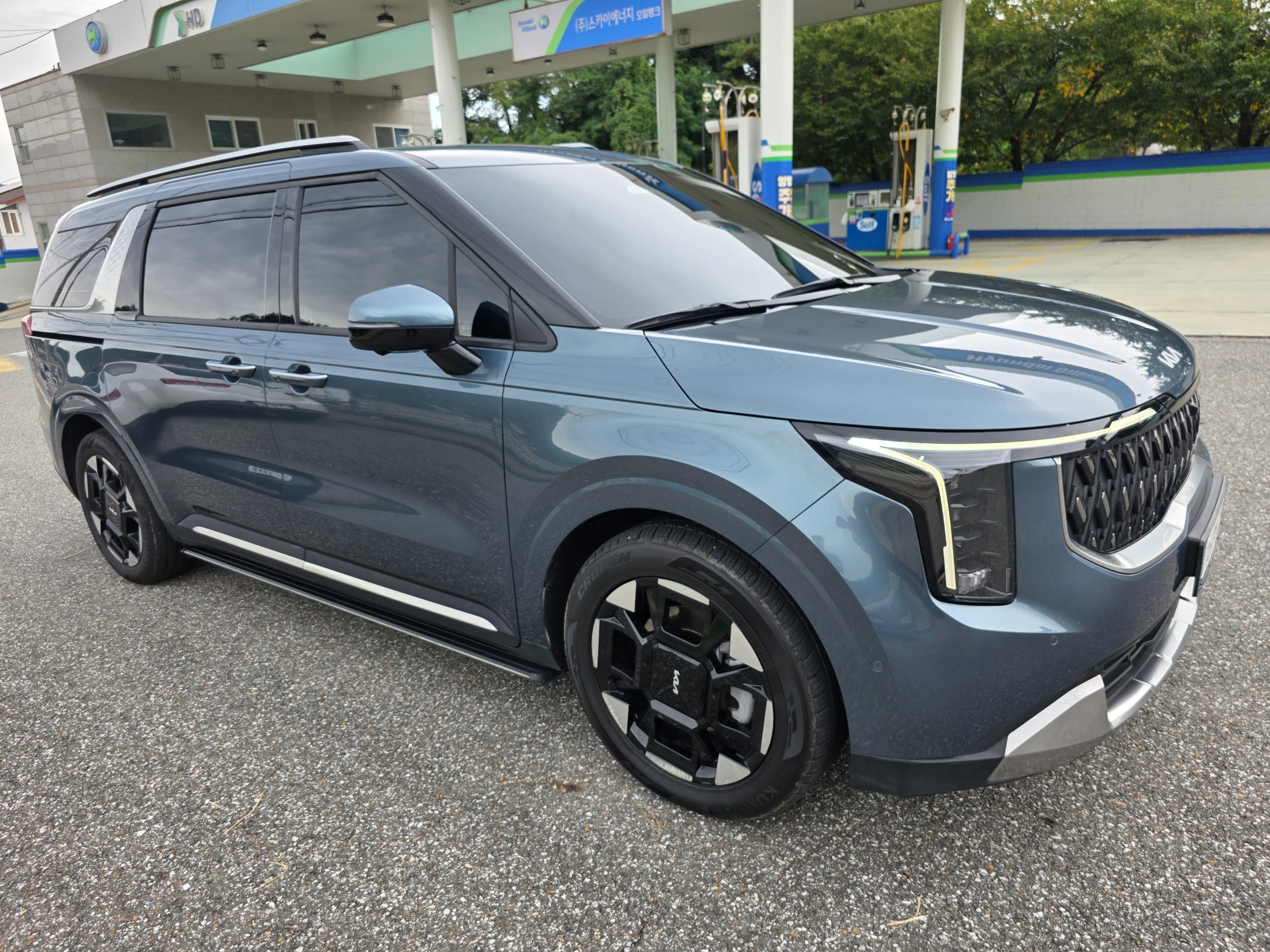 KIA CARNIVAL photo 3