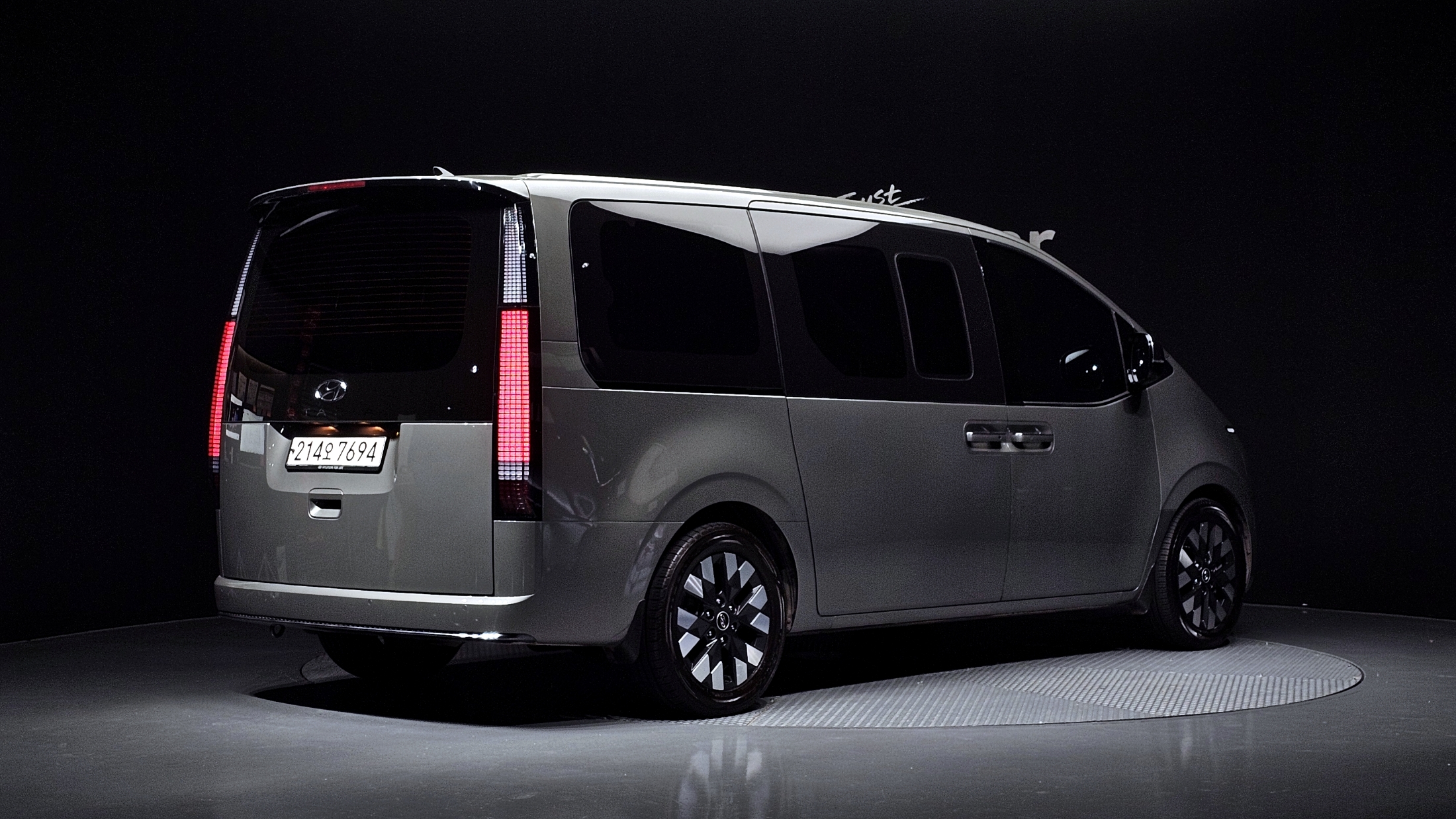 Mazda Bongo front view