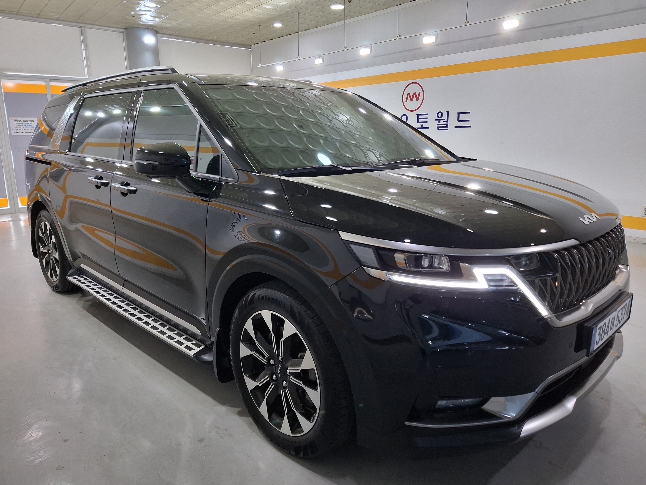 KIA CARNIVAL photo 2