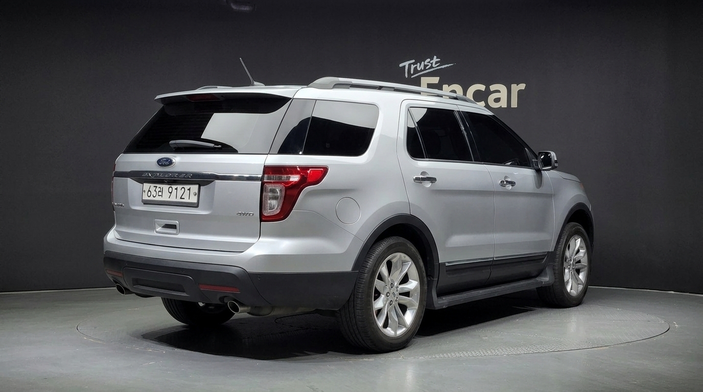 FORD EXPLORER photo 2