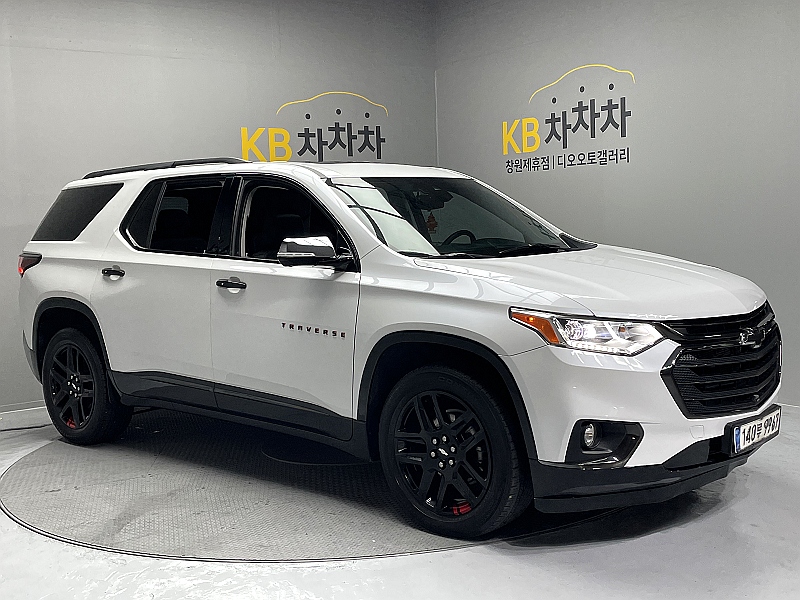 CHEVROLET TRAVERSE photo 3