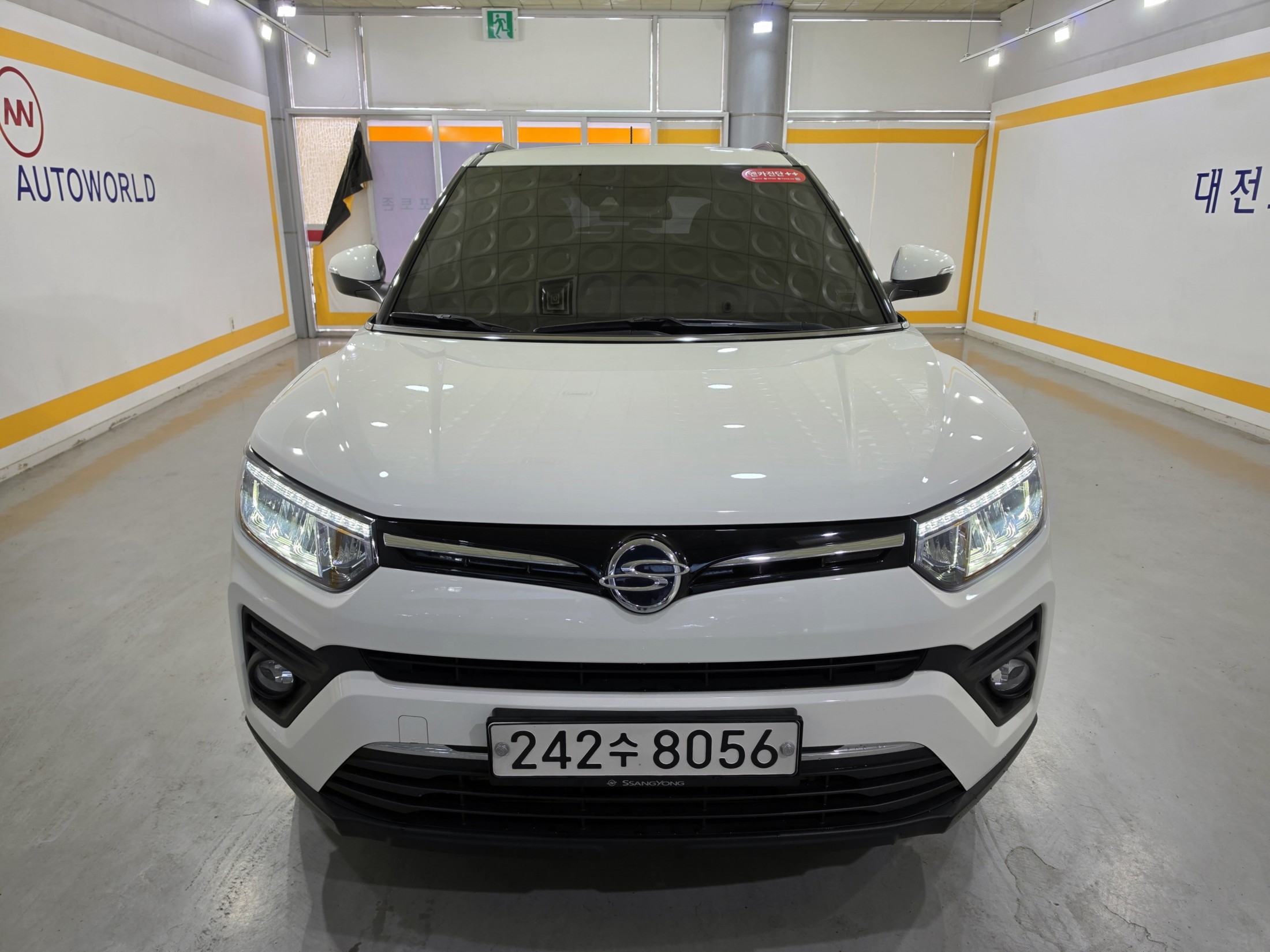Mazda Bongo front view