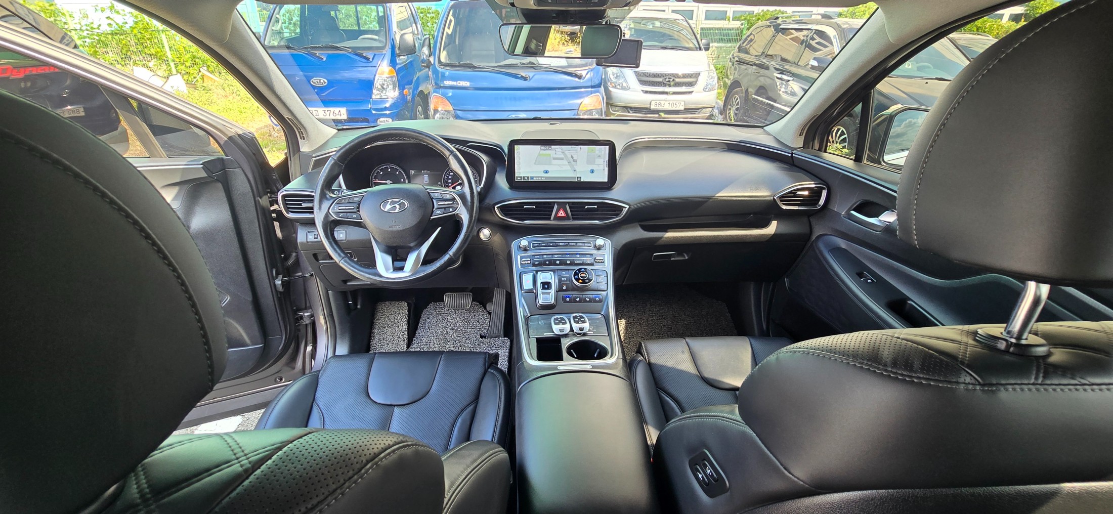 Mazda Bongo front view