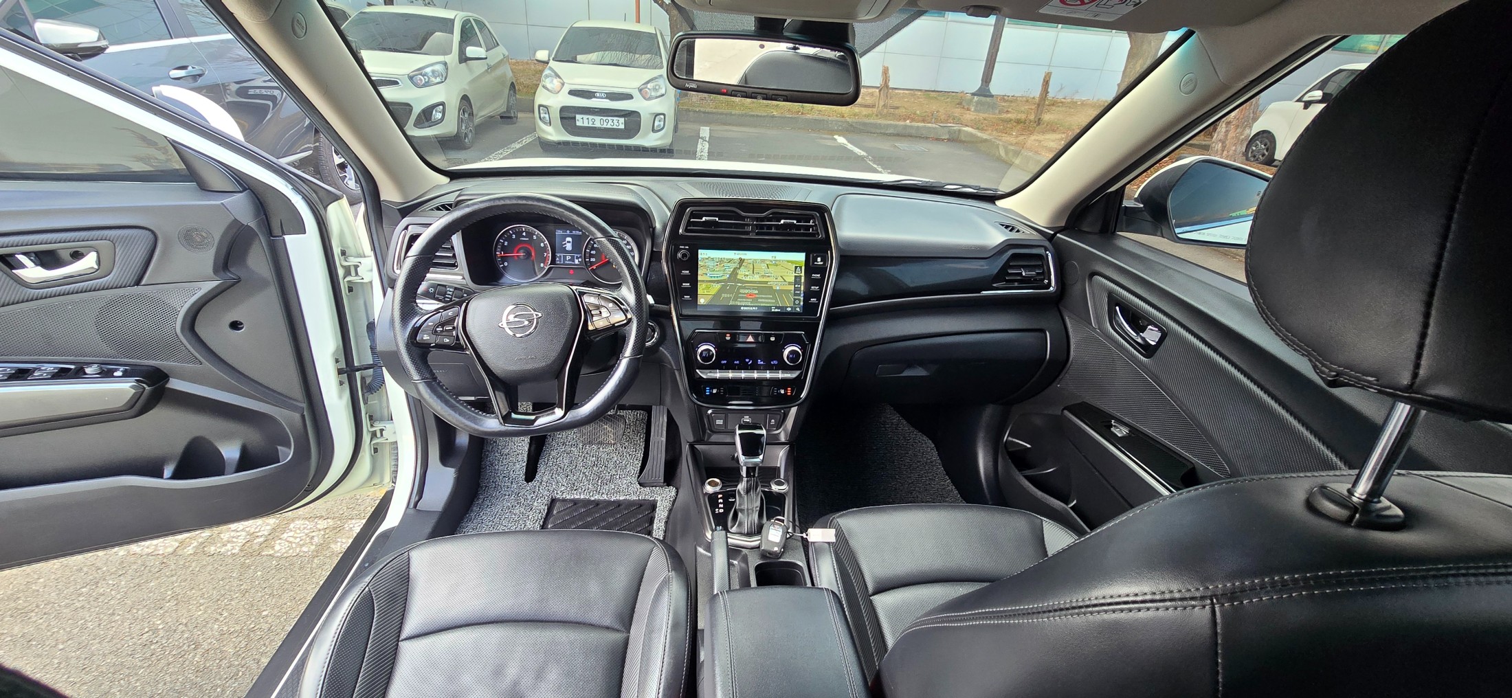 Mazda Bongo front view